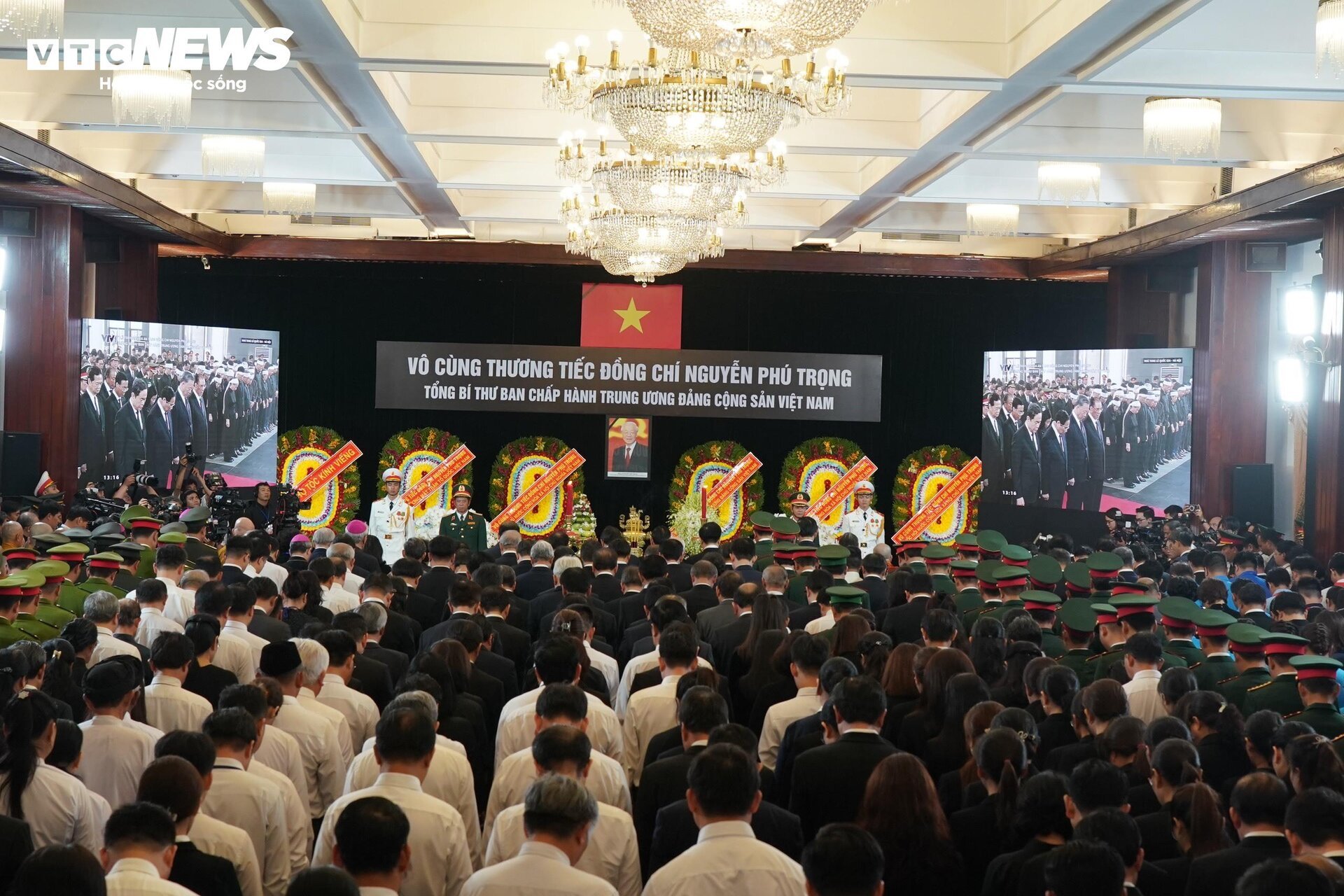 Bật khóc theo dõi Lễ truy điệu Tổng Bí thư Nguyễn Phú Trọng tại TP.HCM - 12