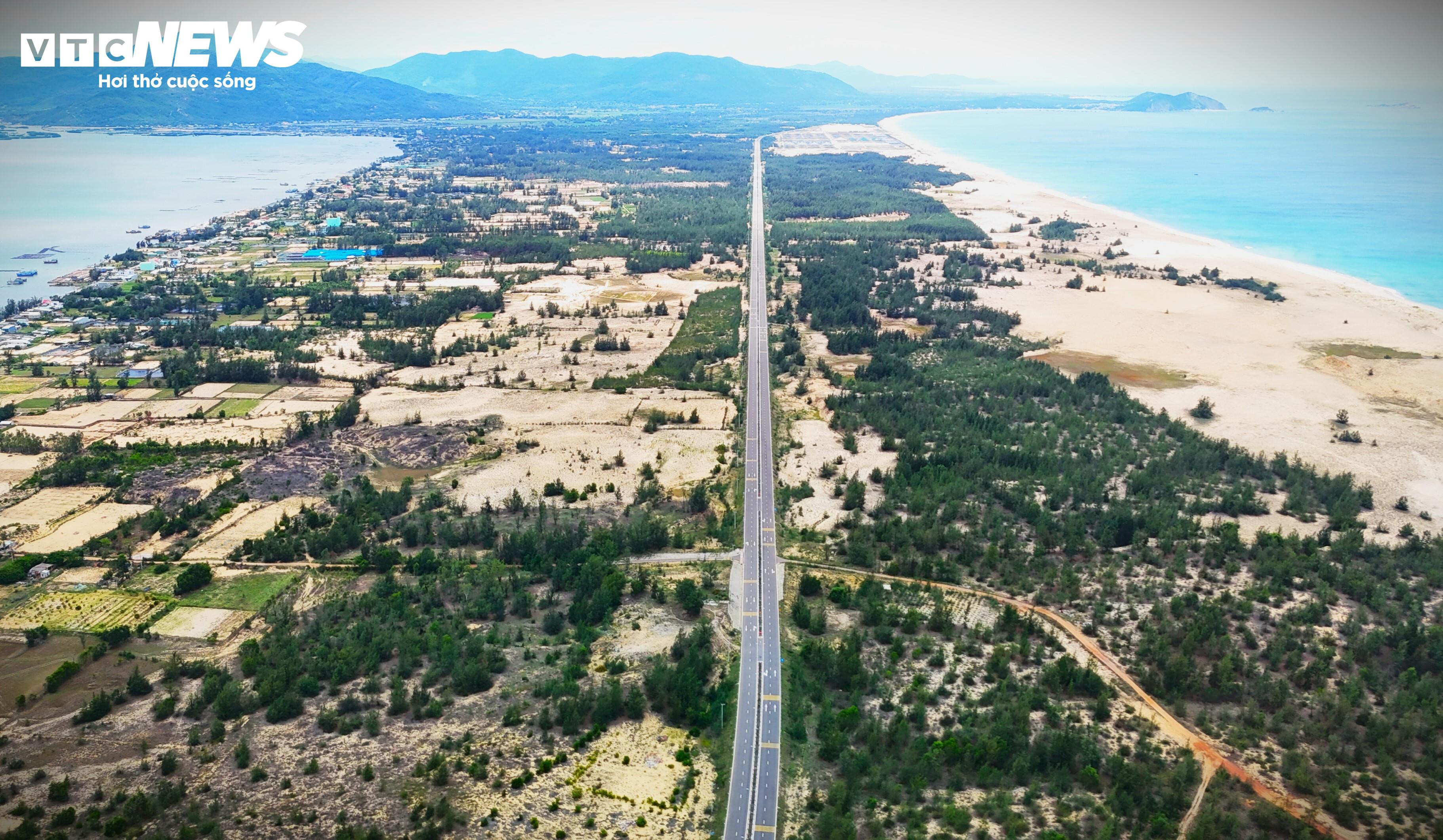 Bình Định làm gì với quỹ đất ven biển 2.200 ha? - 1