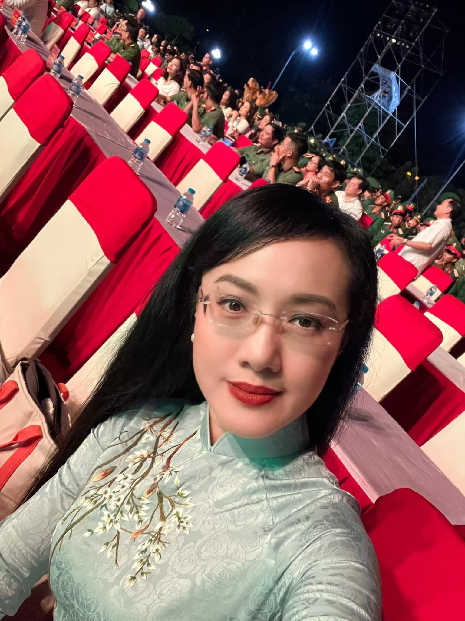 Sao Việt 28/7: NSƯT Hương Tươi trẻ trung, Hoàng Thùy khoe vẻ đẹp ngọt ngào - 6