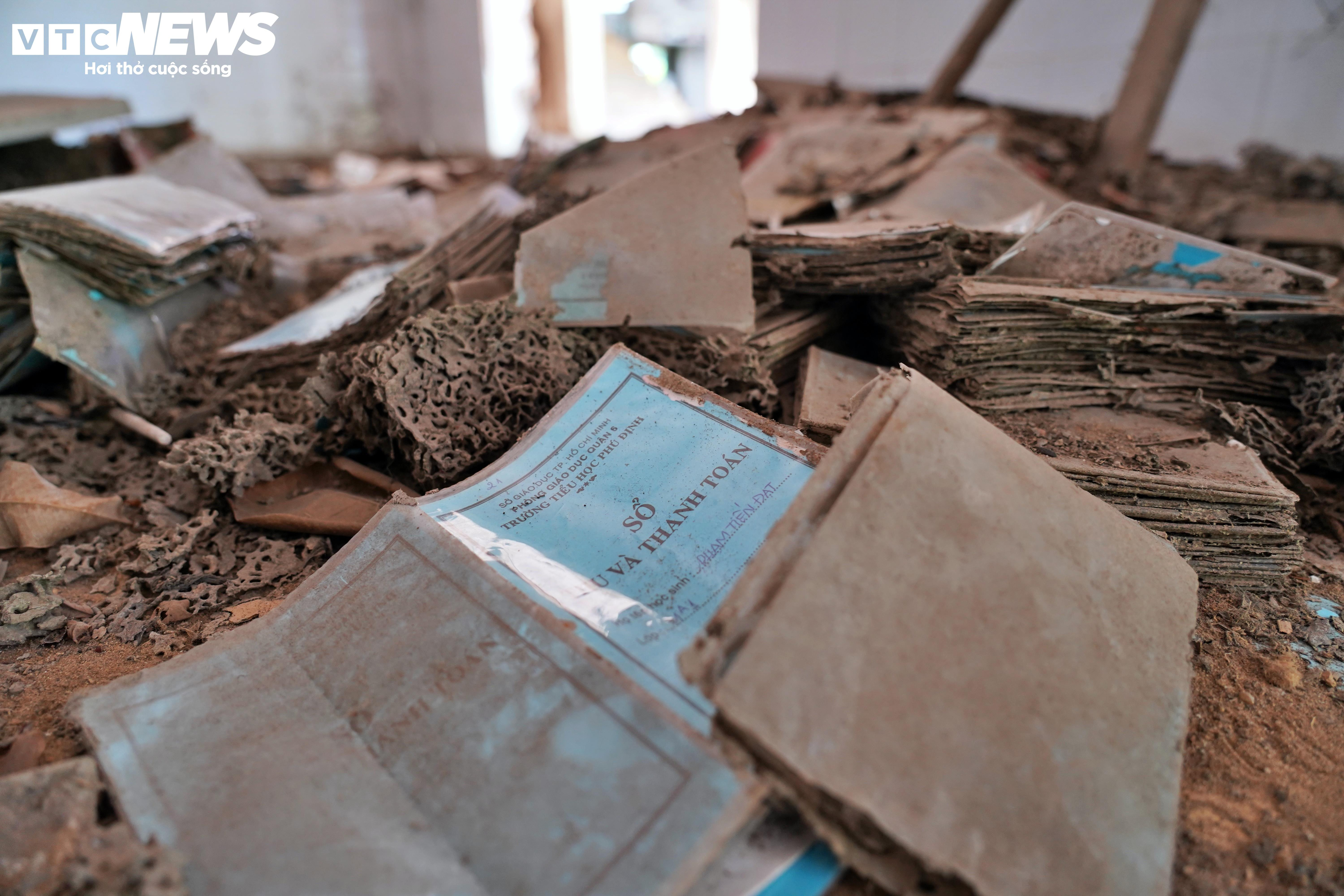 Cảnh u ám của trường học bị bỏ hoang gần 15 năm ở TP.HCM - 10