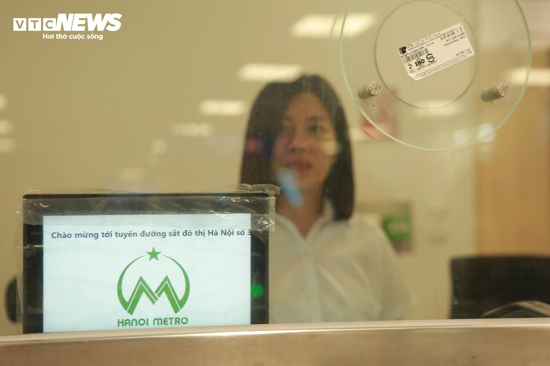 Trải nghiệm tàu metro Nhổn - Ga Hà Nội trước ngày chạy thương mại - 3