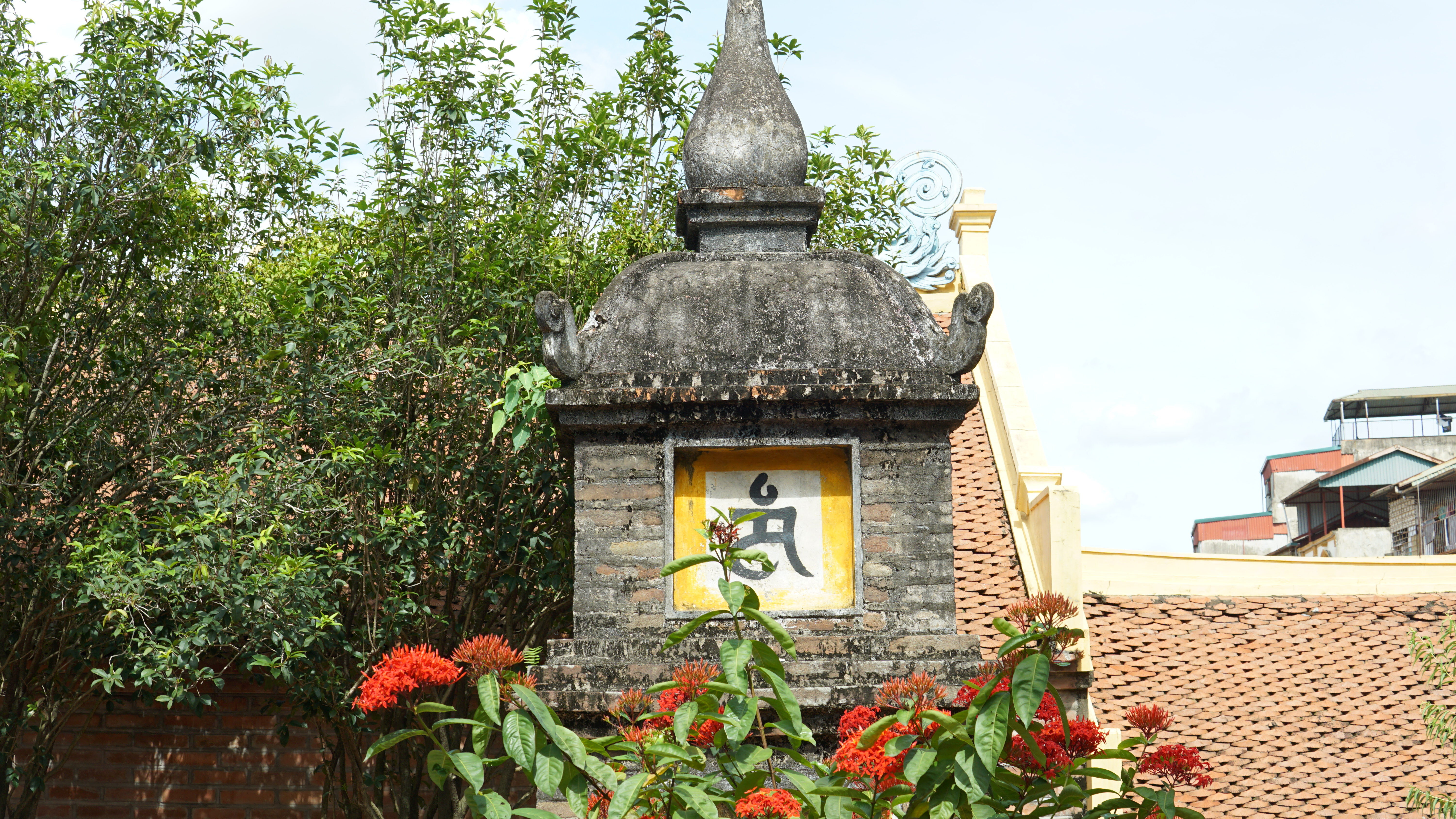 Những tháp mộ cổ nằm giữa lòng Hà Nội nhưng ít người biết đến - 9