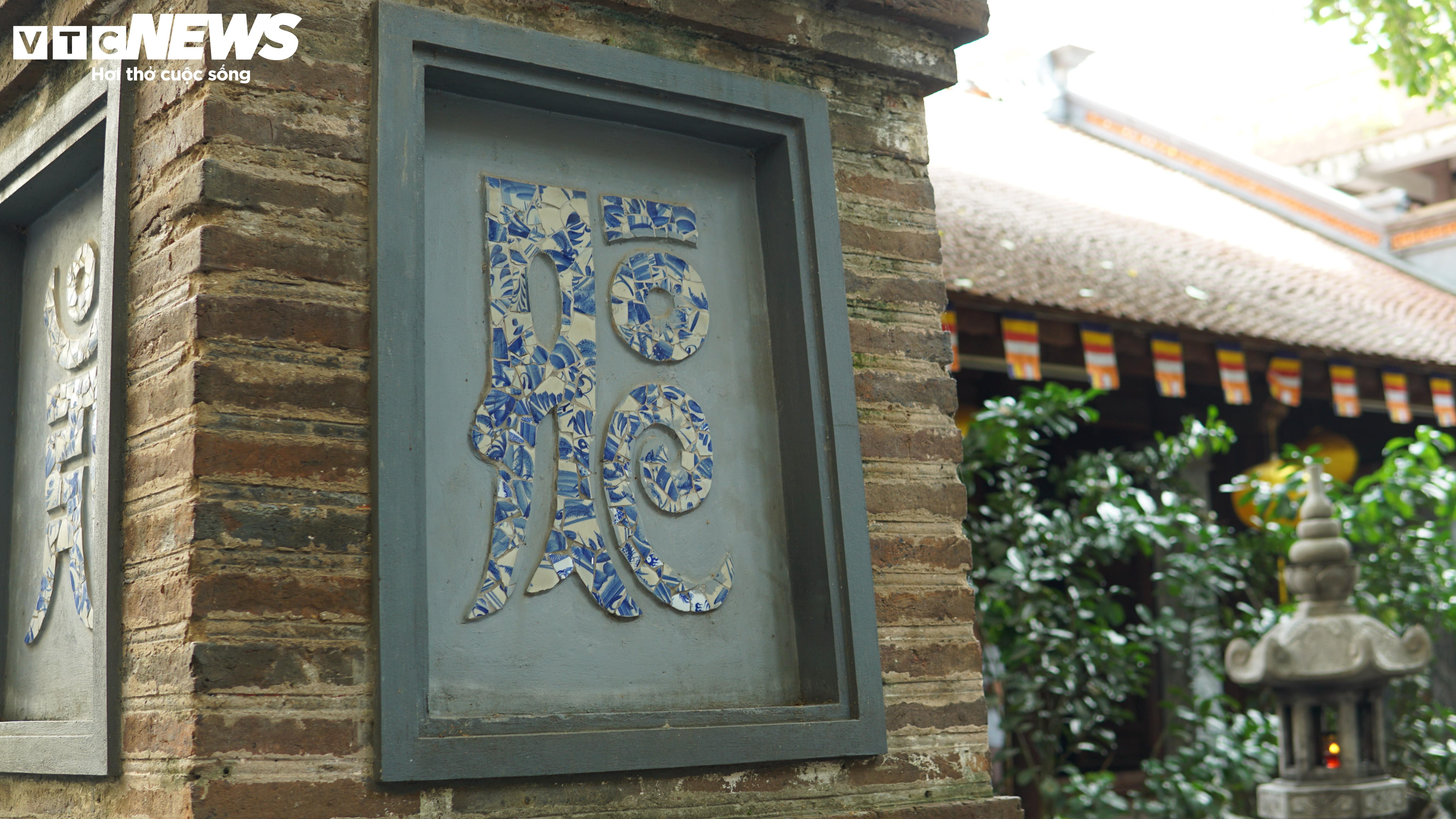 Những tháp mộ cổ nằm giữa lòng Hà Nội nhưng ít người biết đến - 13