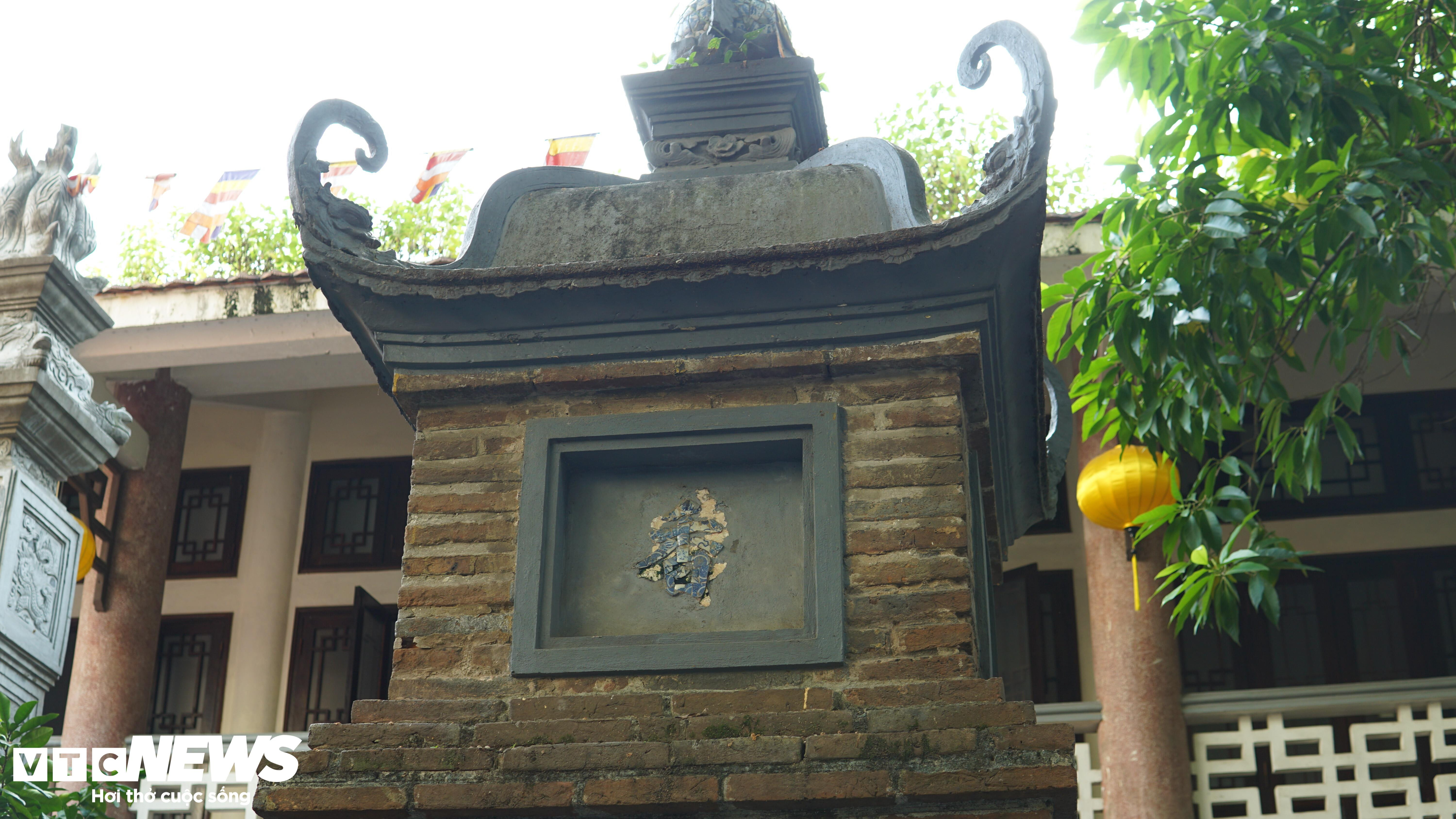 Những tháp mộ cổ nằm giữa lòng Hà Nội nhưng ít người biết đến - 16