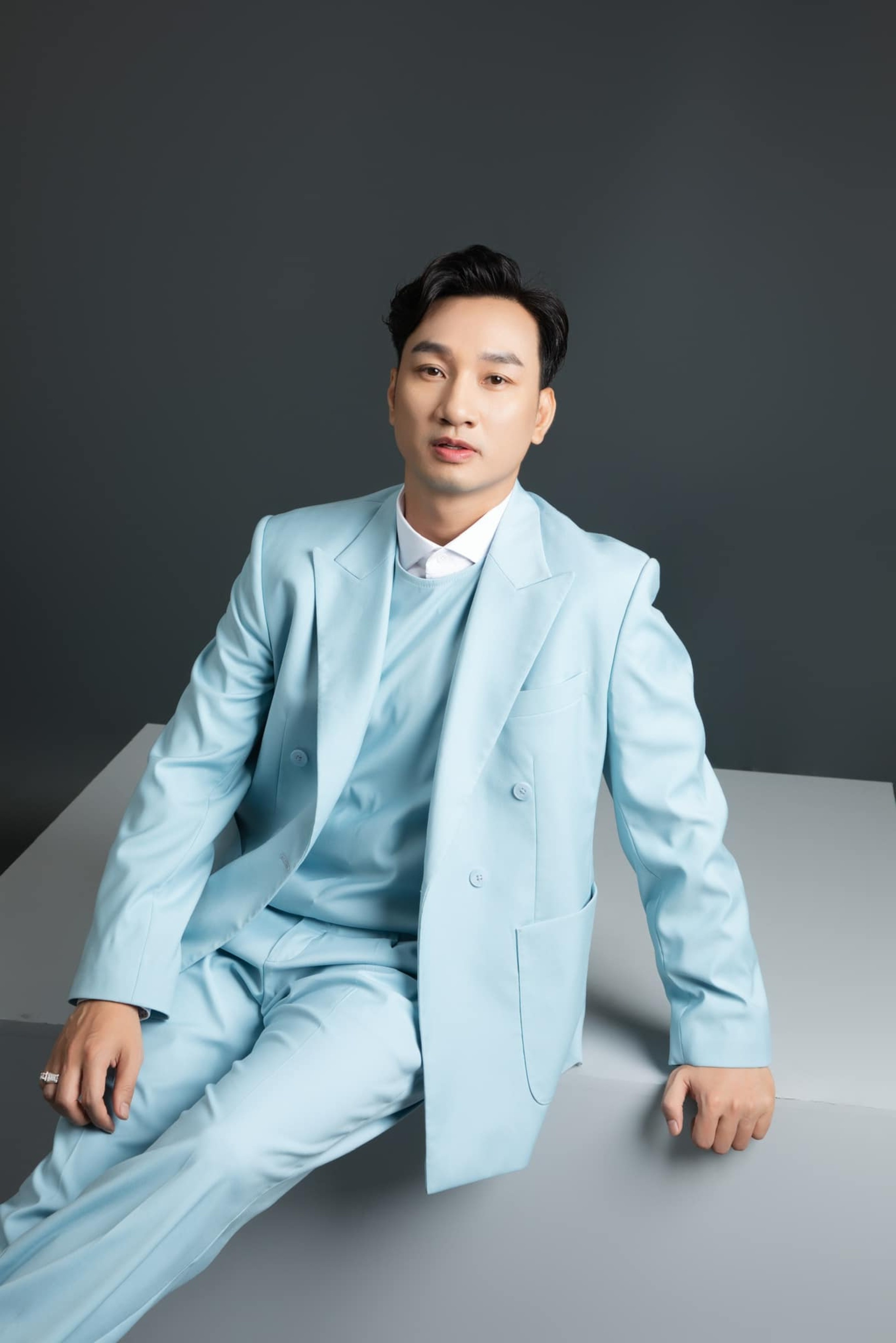 Sao Việt 11/8: Vân Dung tuyển con dâu, Chí Trung du lịch với bạn gái kém 18 tuổi - 3