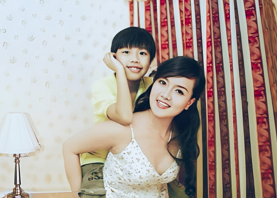 Sao Việt 11/8: Vân Dung tuyển con dâu, Chí Trung du lịch với bạn gái kém 18 tuổi - 1