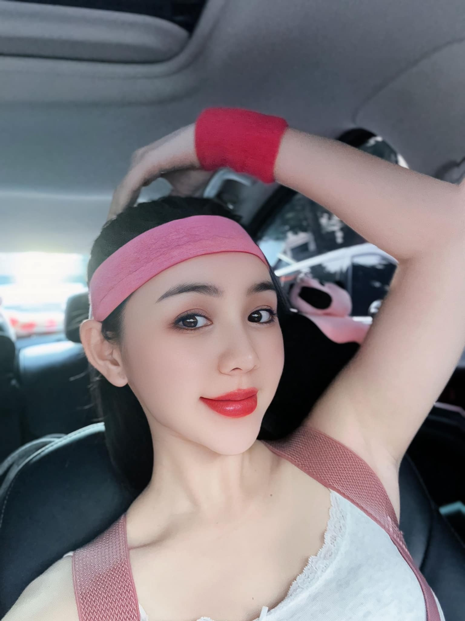 Sao Việt 11/8: Vân Dung tuyển con dâu, Chí Trung du lịch với bạn gái kém 18 tuổi - 13