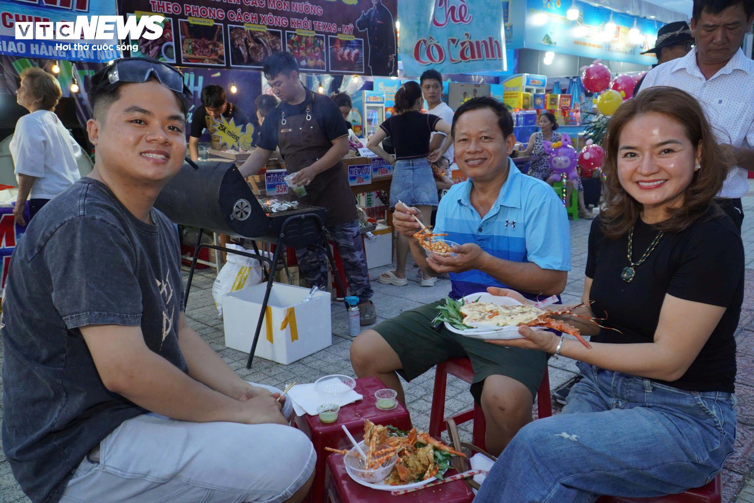 8 ngày lễ hội tôm hùm tại Cam Ranh: Chỉ thấy cá viên chiên, xiên que - 3