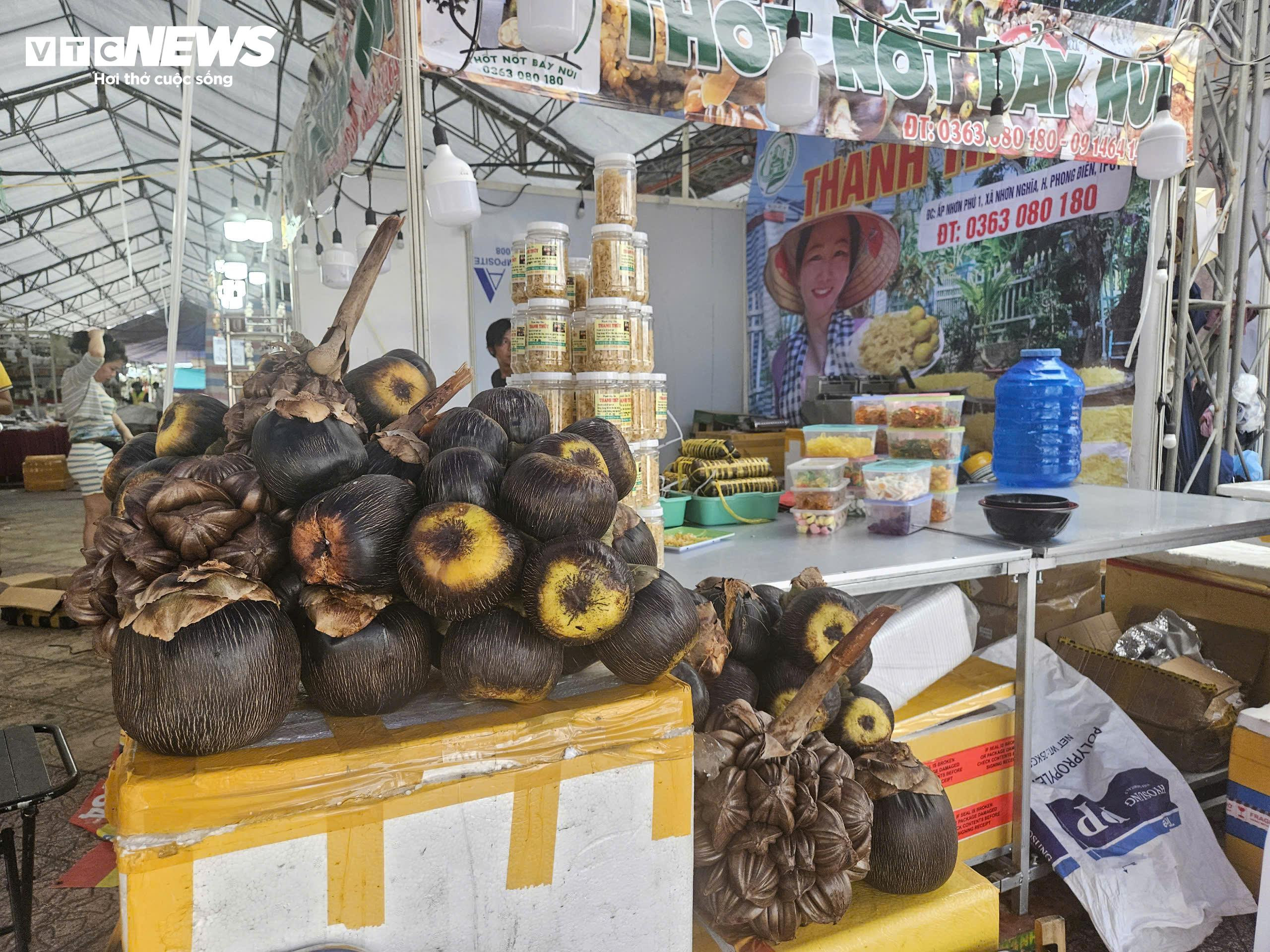 8 ngày lễ hội tôm hùm tại Cam Ranh: Chỉ thấy cá viên chiên, xiên que - 8