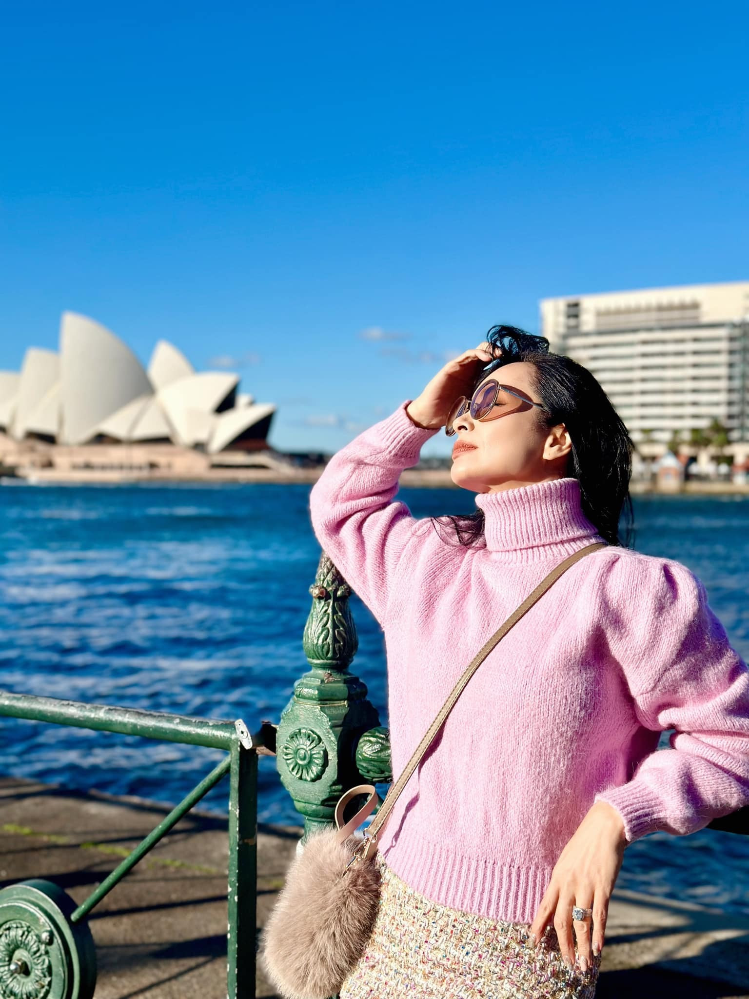 Sao Việt 16/8: Con gái Quyền Linh gợi cảm trước biển, Kim Lý hôn yêu bà xã Hà Hồ - 15