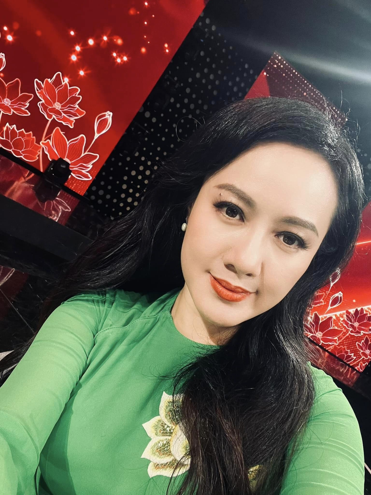 Sao Việt 20/8: Hoa hậu Ý Nhi gợi cảm bất ngờ, Ninh Dương Lan Ngọc mặc váy cưới - 12