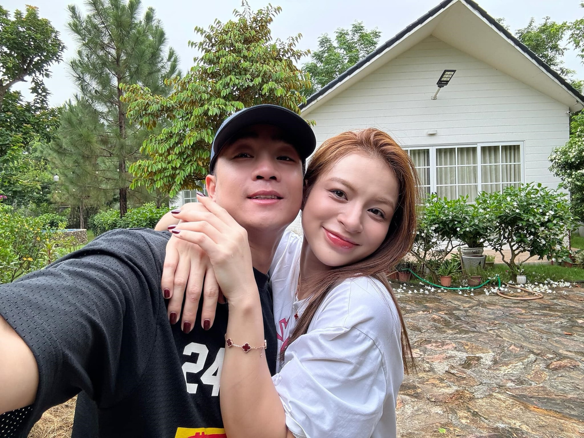 Sao Việt 22/8: Tăng Thanh Hà khoe con gái, Trịnh Kim Chi đón tuổi 53 - 16