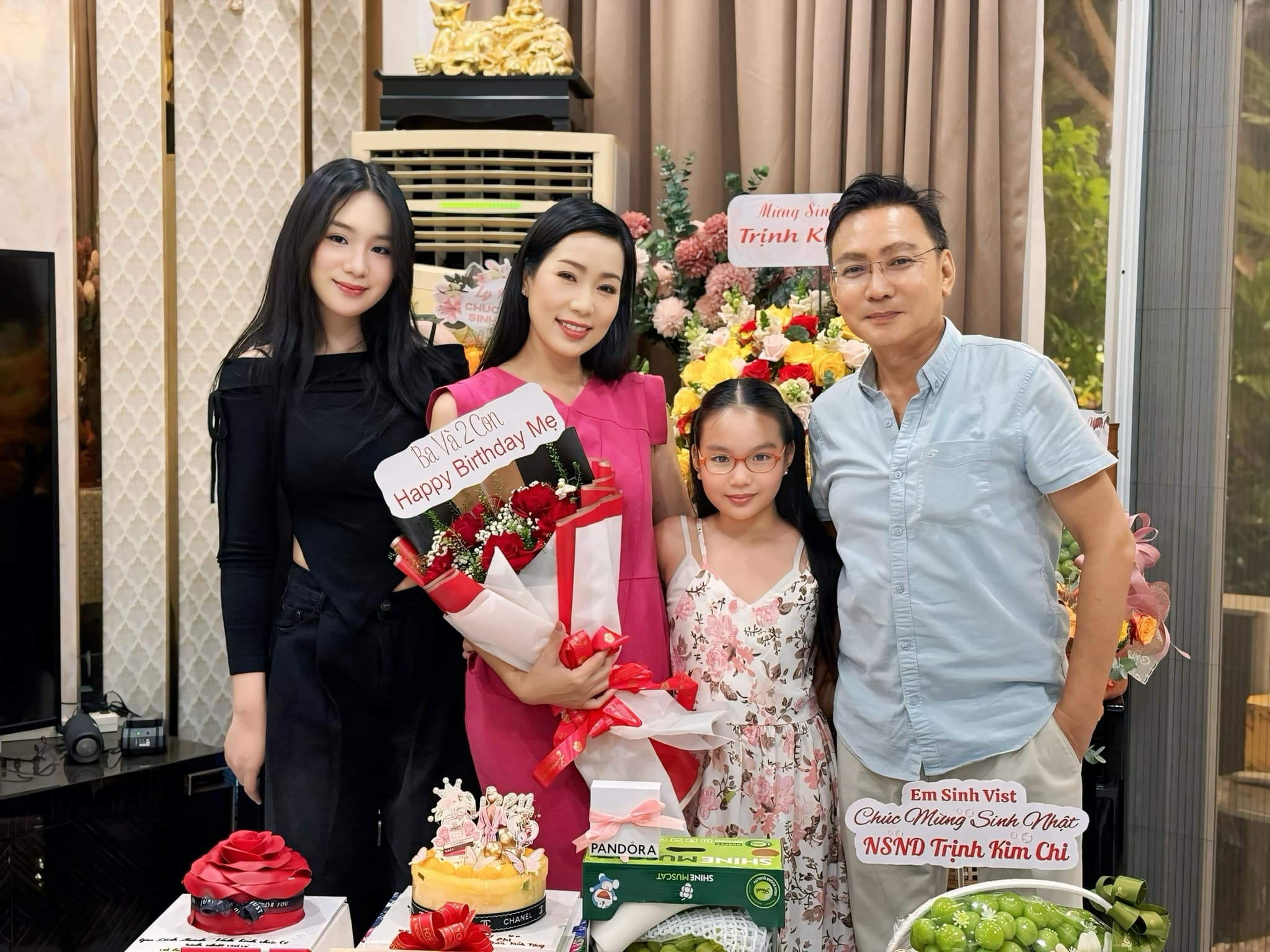 Sao Việt 22/8: Tăng Thanh Hà khoe con gái, Trịnh Kim Chi đón tuổi 53 - 3