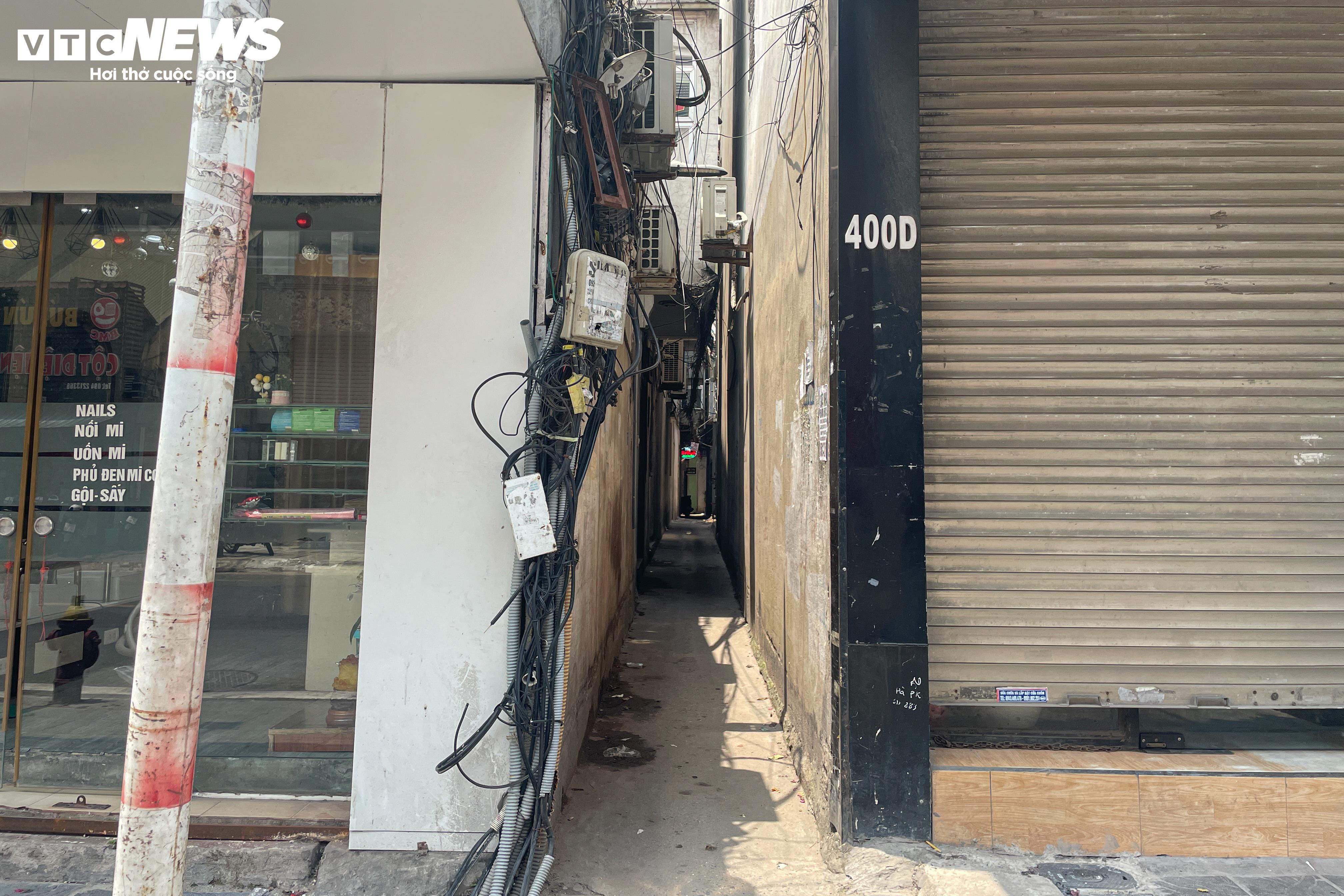 Hà Nội: Nhà tận cùng ngõ nhỏ, chỉ 1 người qua được, bán giá đắt 'giật mình' - 15