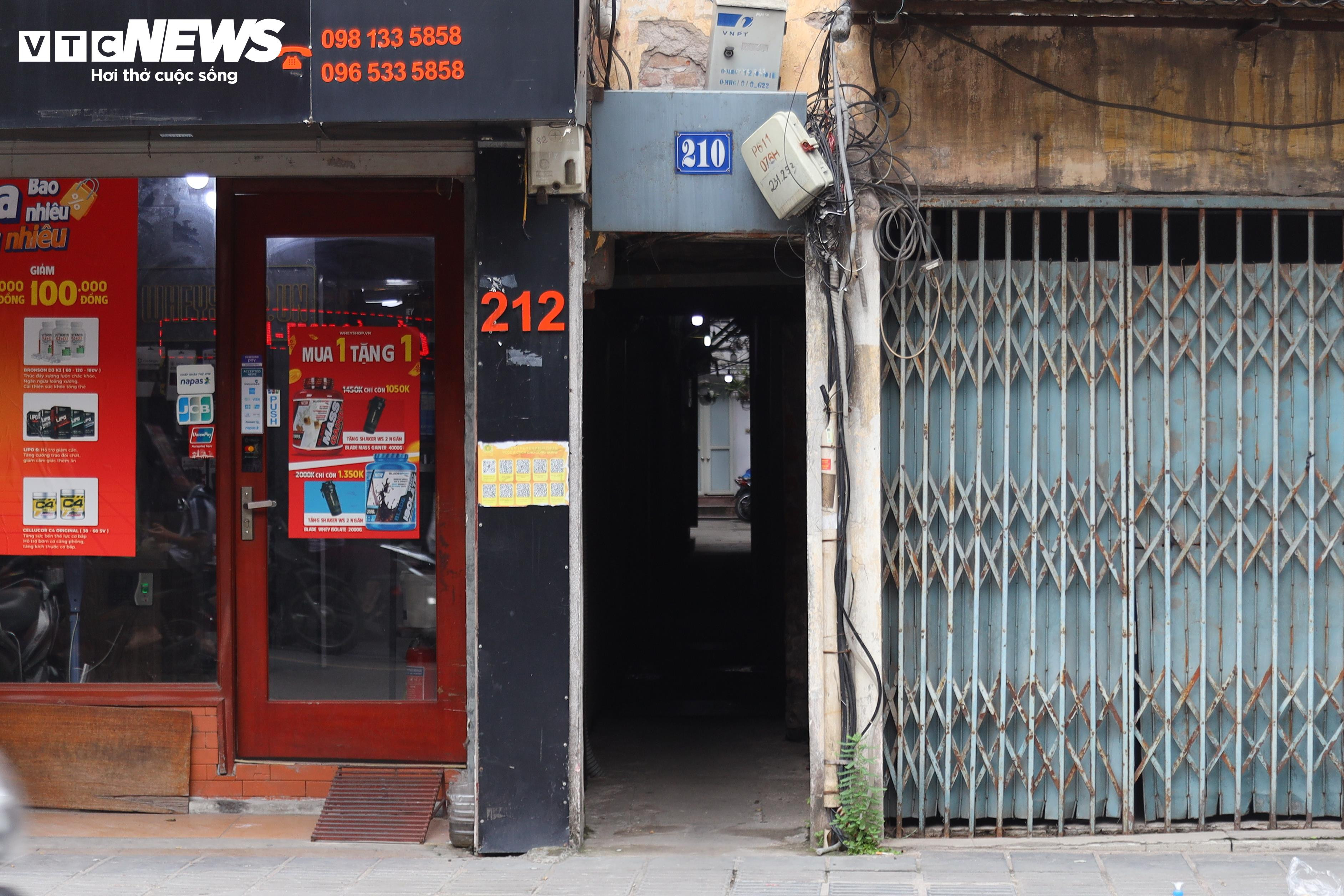 Hà Nội: Nhà tận cùng ngõ nhỏ, chỉ 1 người qua được, bán giá đắt 'giật mình' - 16