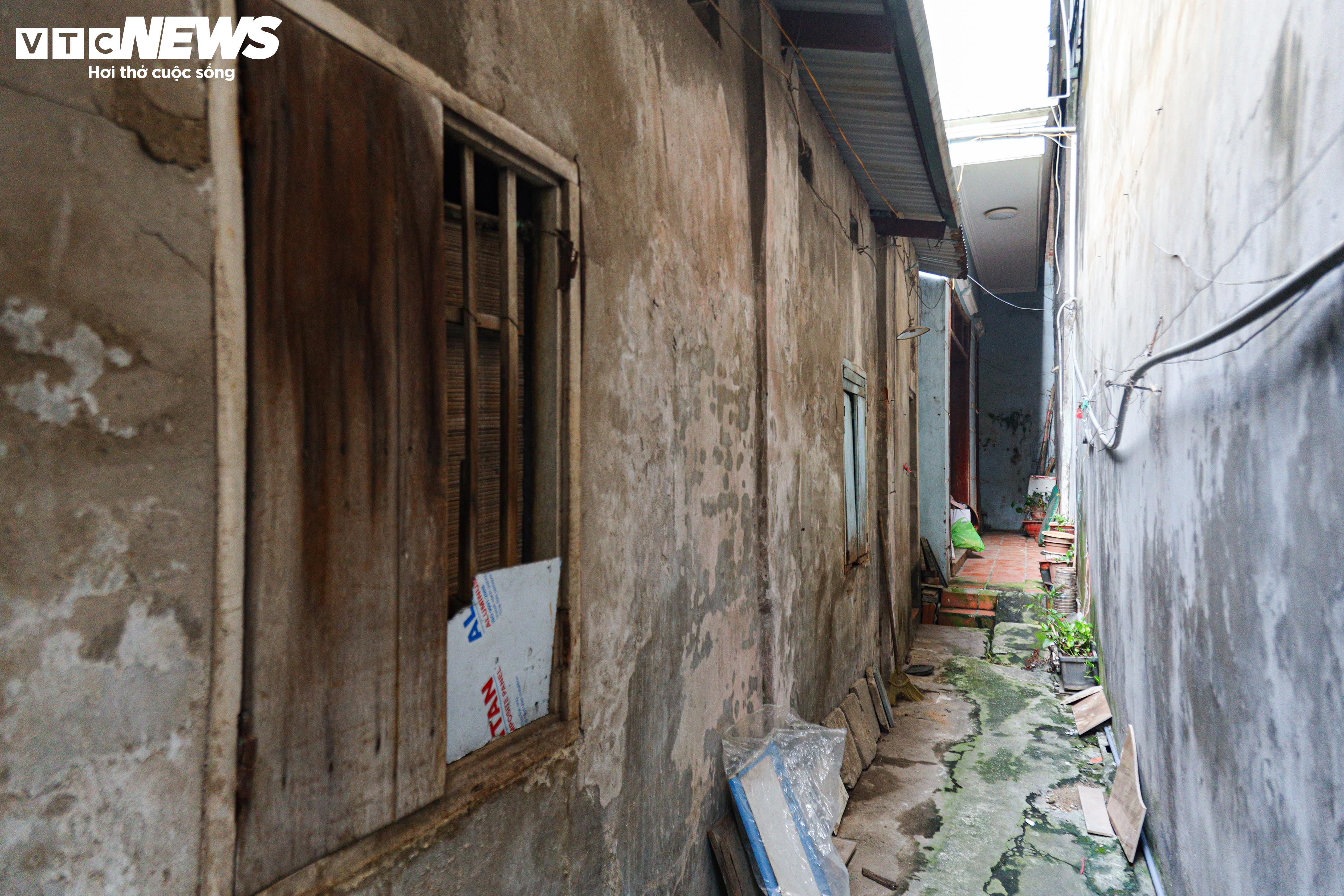 Hà Nội: Nhà tận cùng ngõ nhỏ, chỉ 1 người qua được, bán giá đắt 'giật mình' - 4