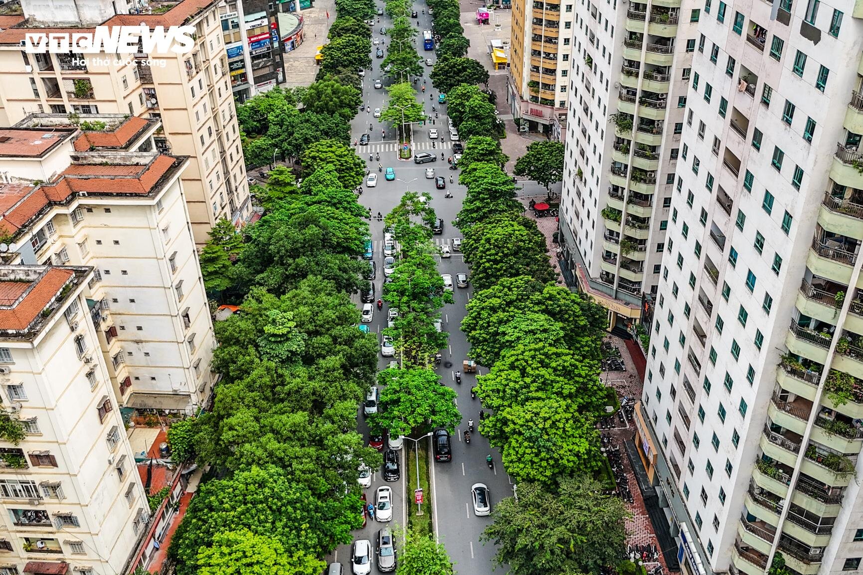 Nhìn từ trên cao 7 tuyến đường sắp bị xén vỉa hè, dải phân cách ở Hà Nội - 11