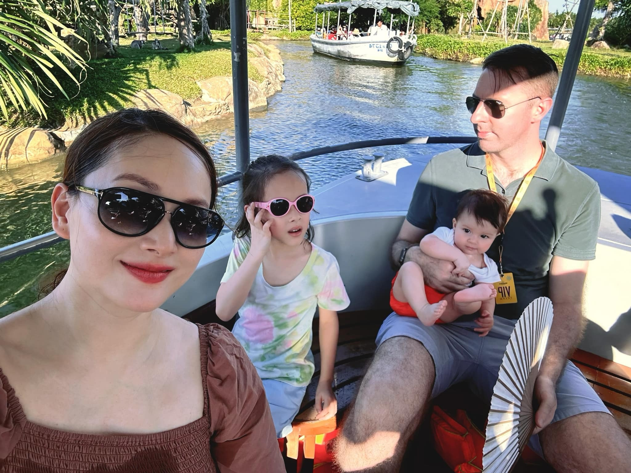 Sao Việt 26/8: Khánh Vân khoe cơ bụng, Vân Dung hé lộ thêm ảnh con trai lúc nhỏ - 6