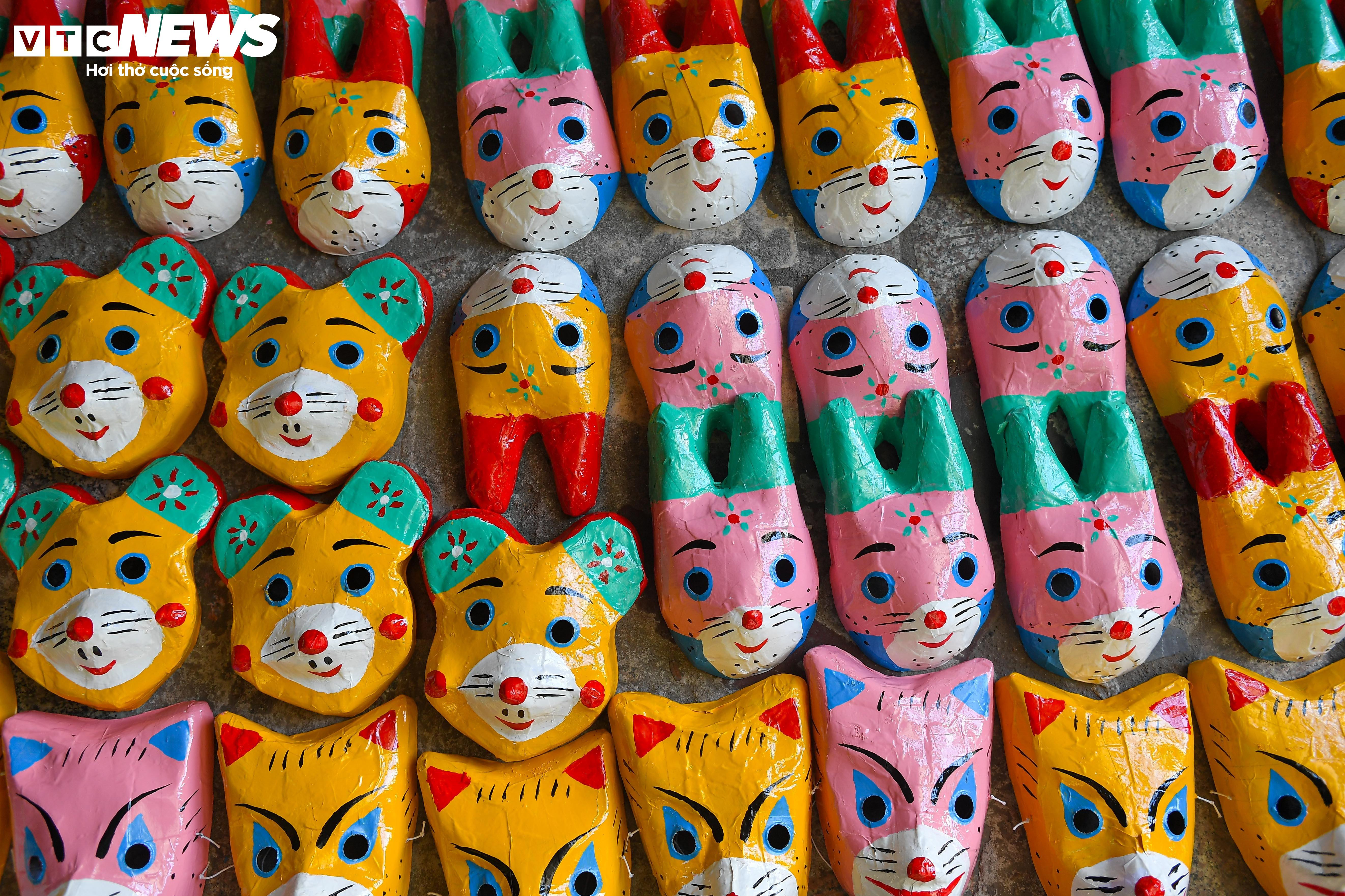 Tất bật sản xuất hàng nghìn mặt nạ giấy bồi cho Tết Trung thu - 11