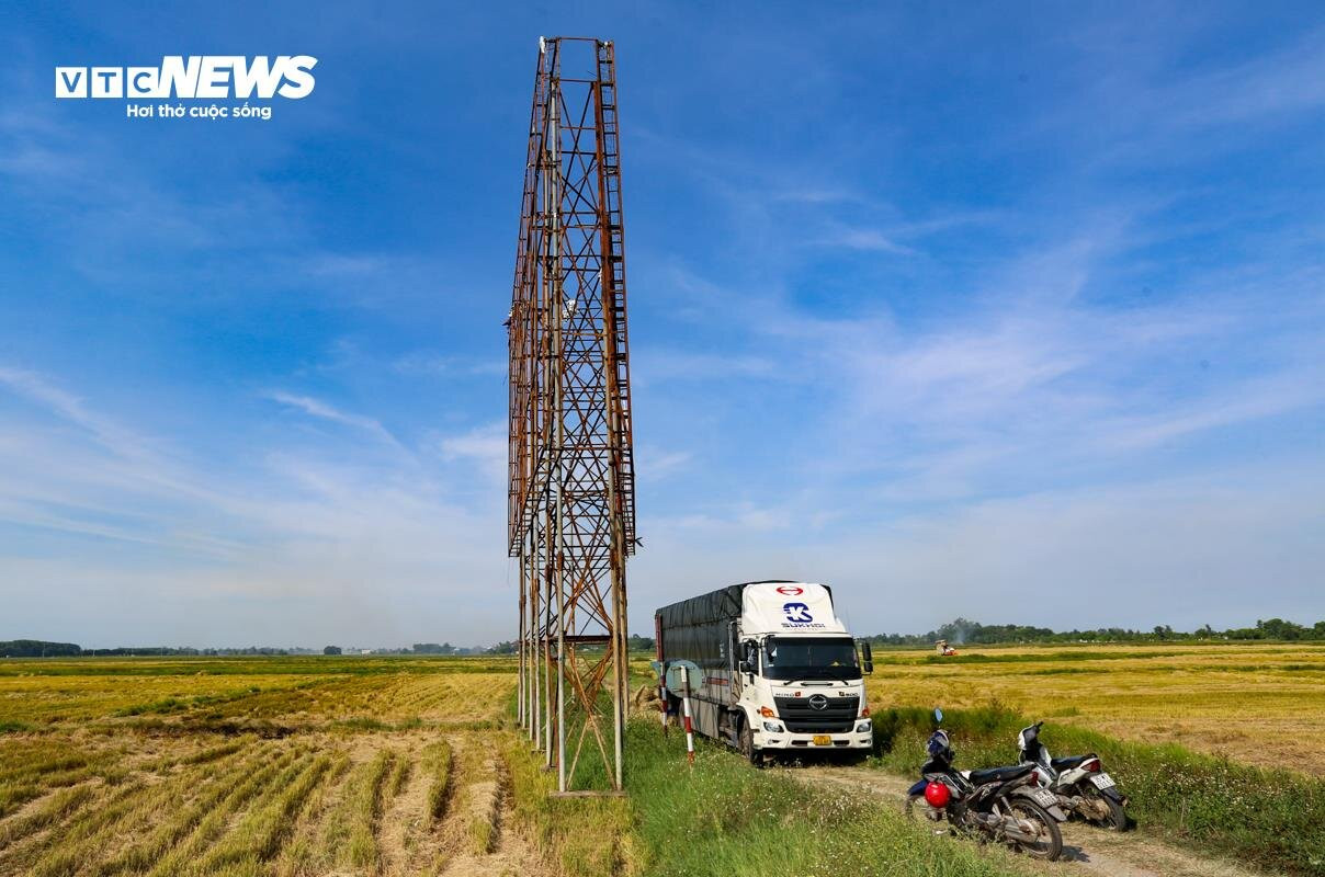 Nhếch nhác hàng loạt biển quảng cáo trơ khung, rỉ sét ở Hà Tĩnh - 17