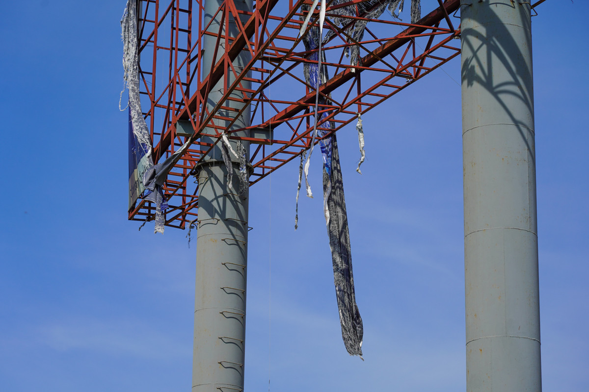 Nhếch nhác hàng loạt biển quảng cáo trơ khung, rỉ sét ở Hà Tĩnh - 7