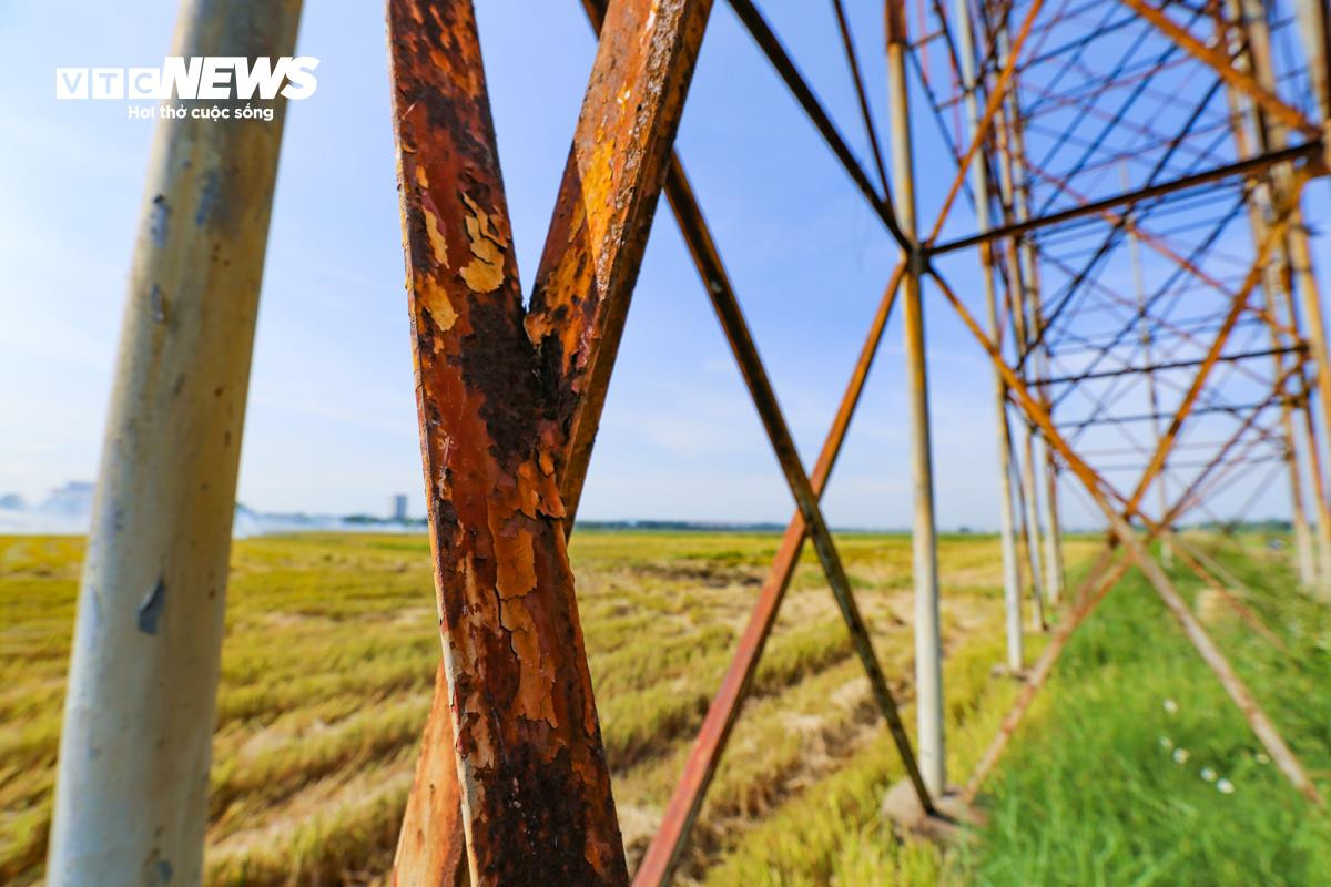 Nhếch nhác hàng loạt biển quảng cáo trơ khung, rỉ sét ở Hà Tĩnh - 15