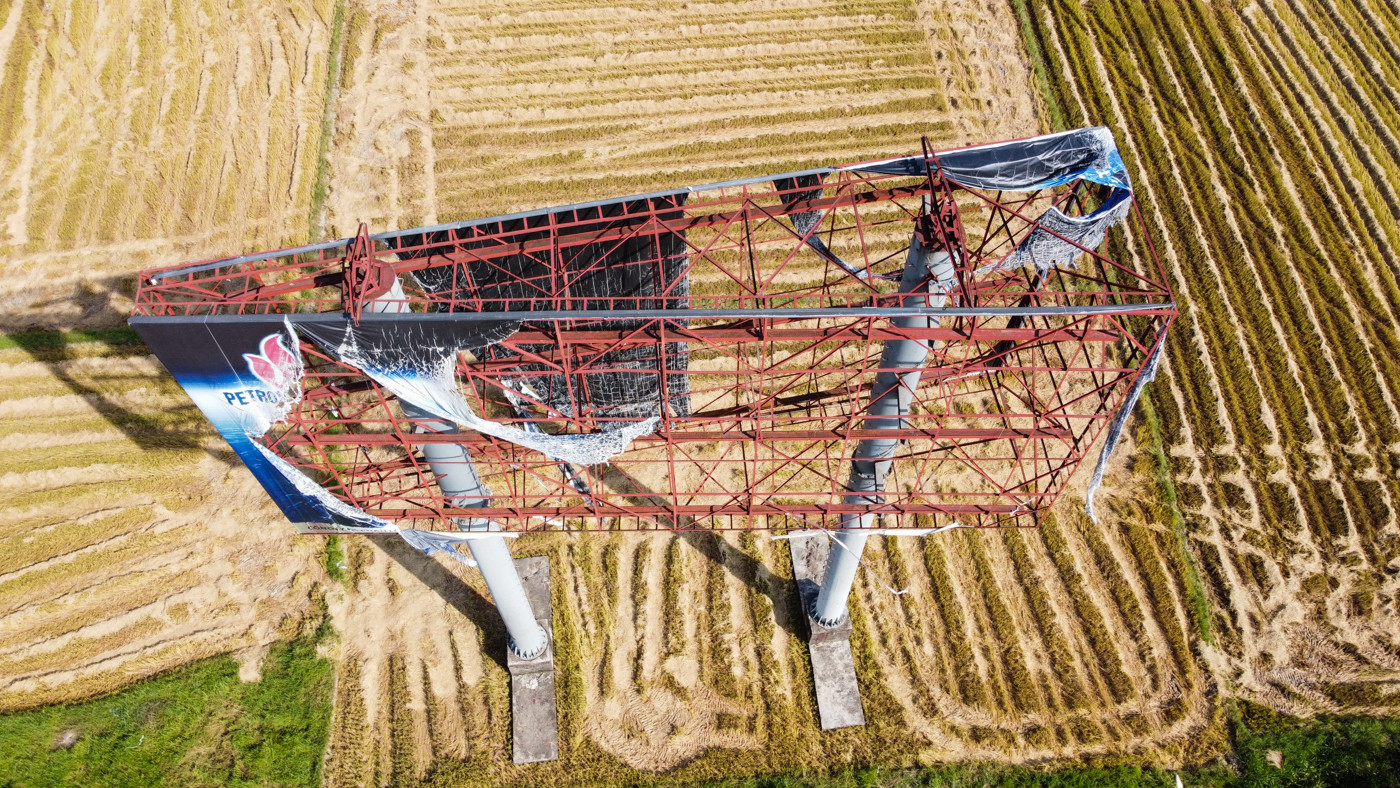 Nhếch nhác hàng loạt biển quảng cáo trơ khung, rỉ sét ở Hà Tĩnh - 4