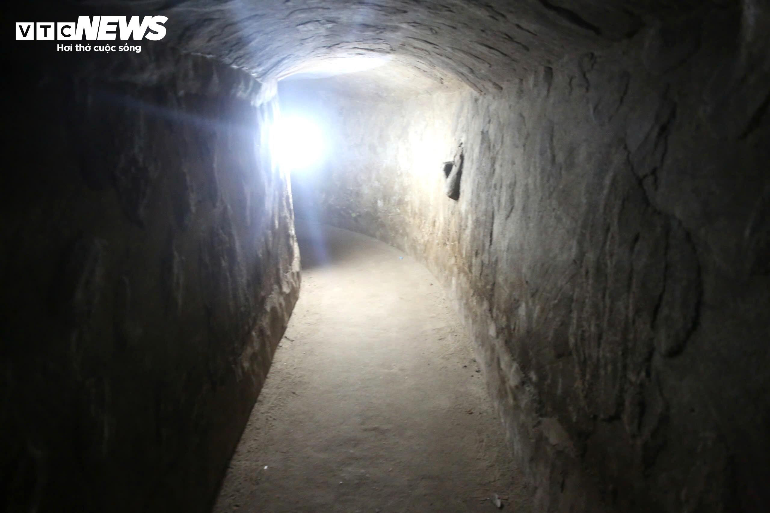 Cận cảnh địa đạo dài 32km nằm ẩn dưới ngôi đình cổ hơn 300 năm tuổi - 8