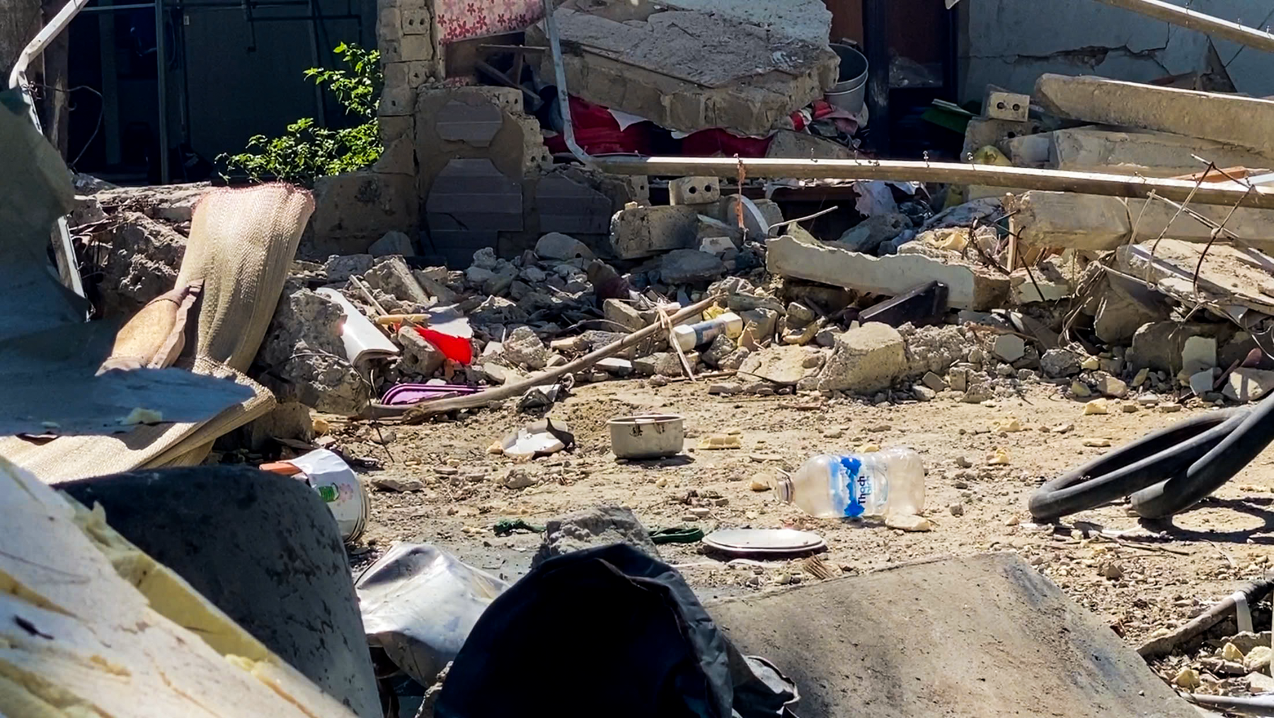 Hiện trường 2 vụ nổ liên tiếp, 4 người thương vong ở Nghệ An - 6