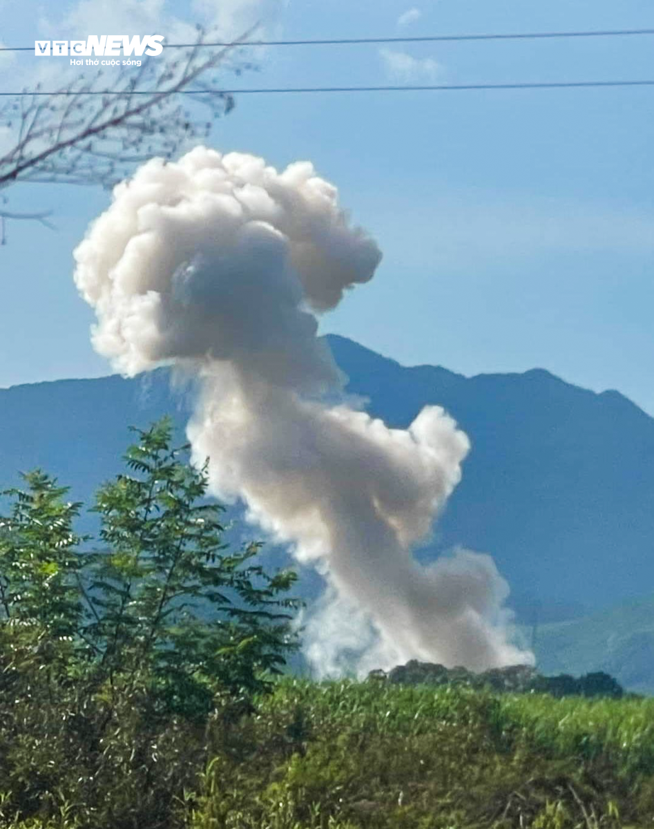 Hiện trường 2 vụ nổ liên tiếp, 4 người thương vong ở Nghệ An - 7