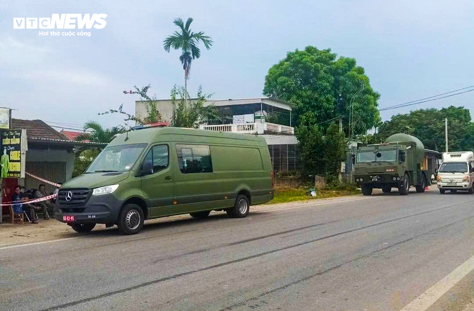 Hiện trường 2 vụ nổ liên tiếp, 4 người thương vong ở Nghệ An - 13