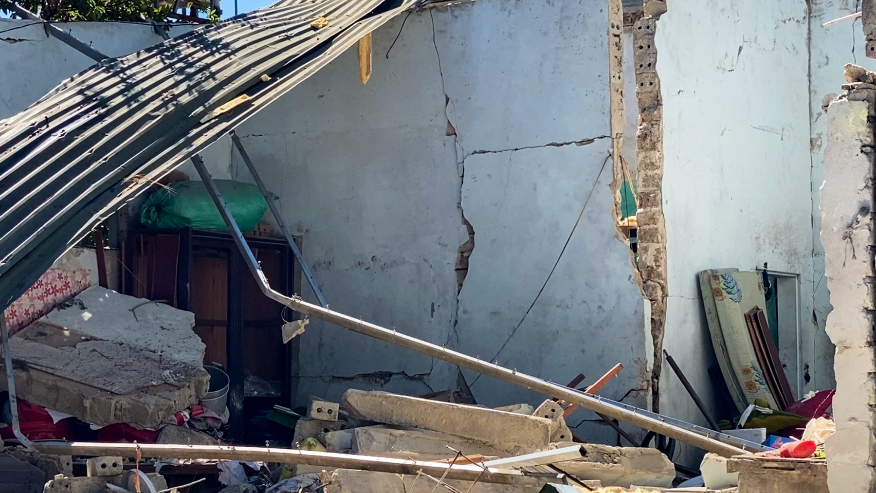 Hiện trường 2 vụ nổ liên tiếp, 4 người thương vong ở Nghệ An - 9