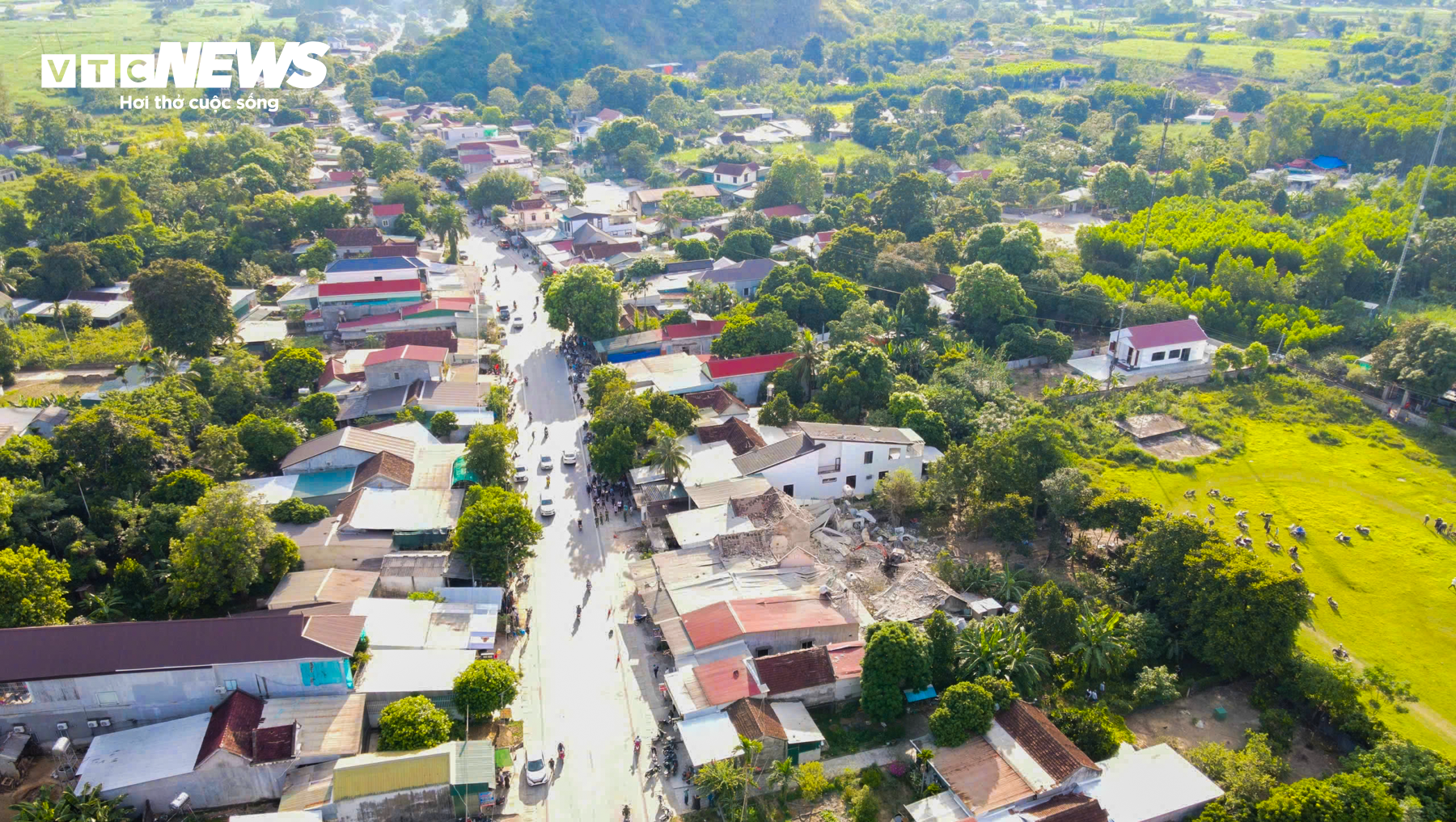 Hiện trường 2 vụ nổ liên tiếp, 4 người thương vong ở Nghệ An - 1