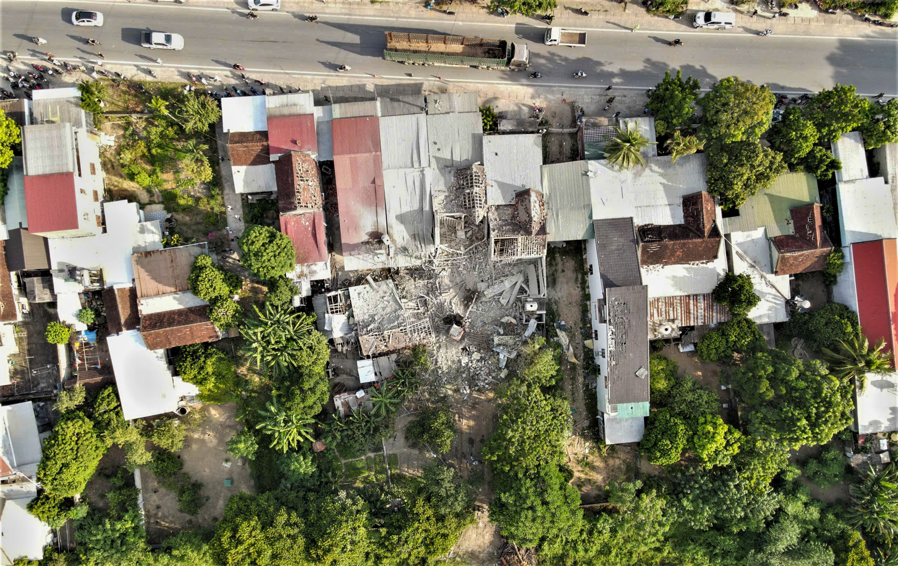 Hiện trường 2 vụ nổ liên tiếp, 4 người thương vong ở Nghệ An - 5