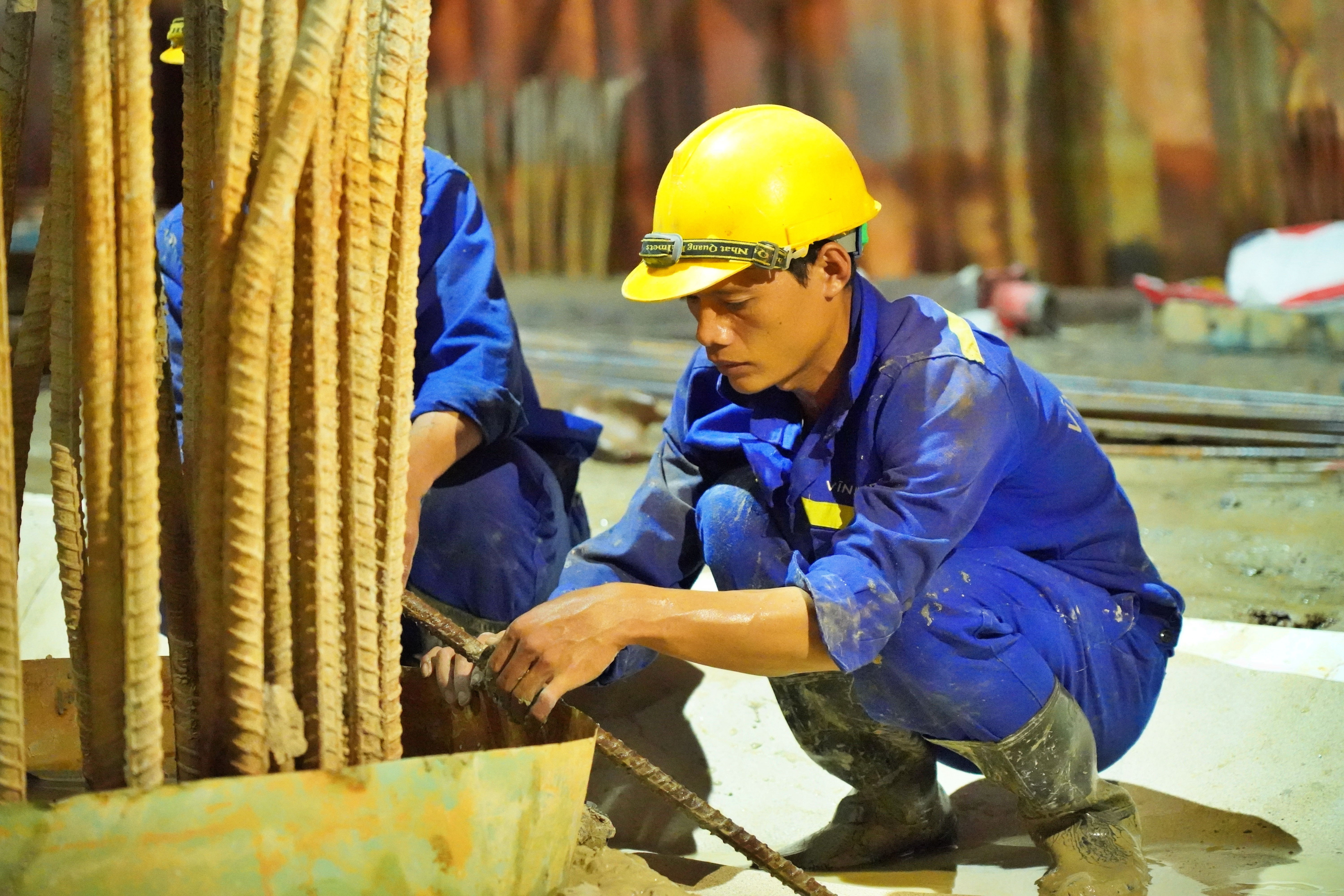 Cảnh làm việc xuyên đêm, xuyên dịp lễ ở nút giao hiện đại nhất TP.HCM - 7