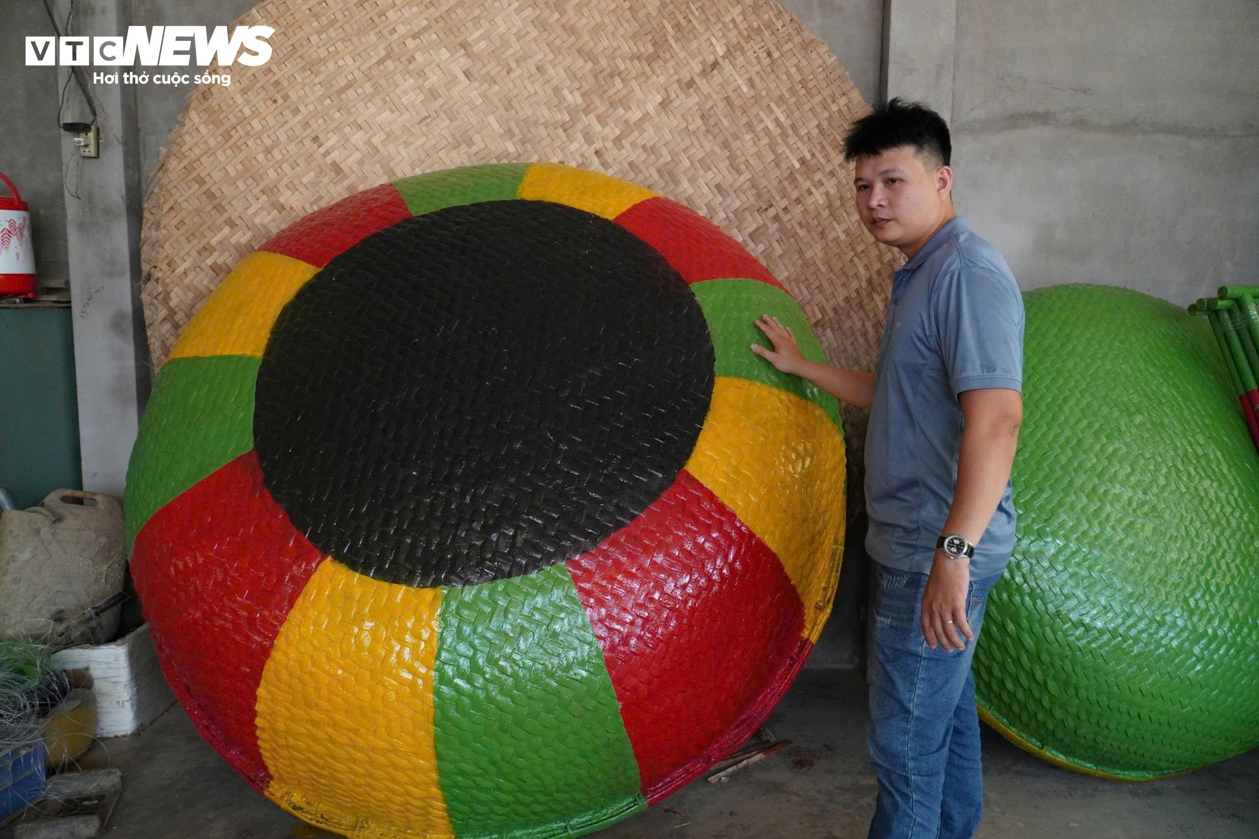 Về Phú Yên mục sở thị ‘tuyệt chiêu’ chống thấm cho thuyền thúng của ngư dân - 11