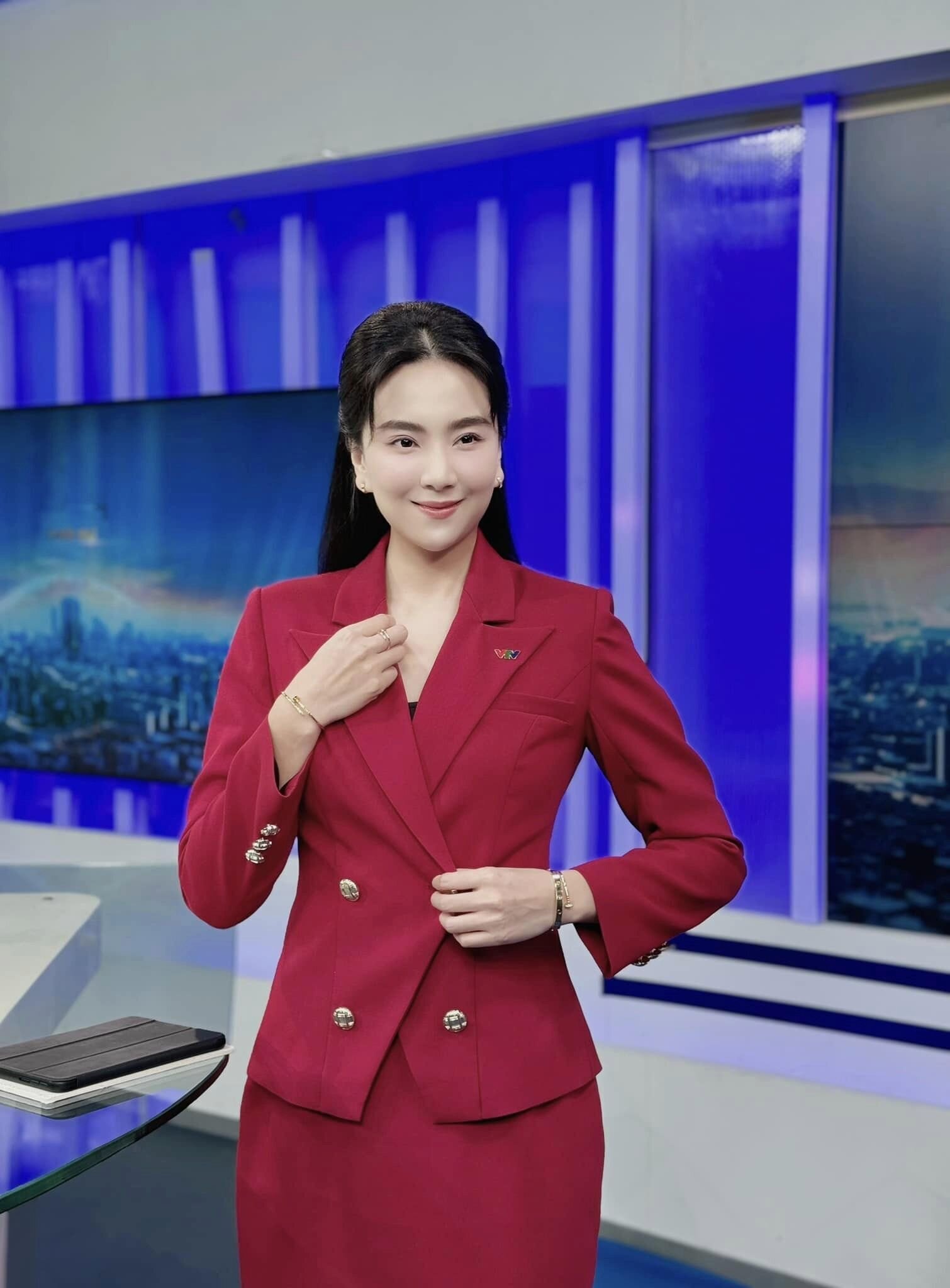 Sao Việt 1/9: Hồng Nhung diện bikini, Chi Pu khoe huy chương bạc bắn cung - 5