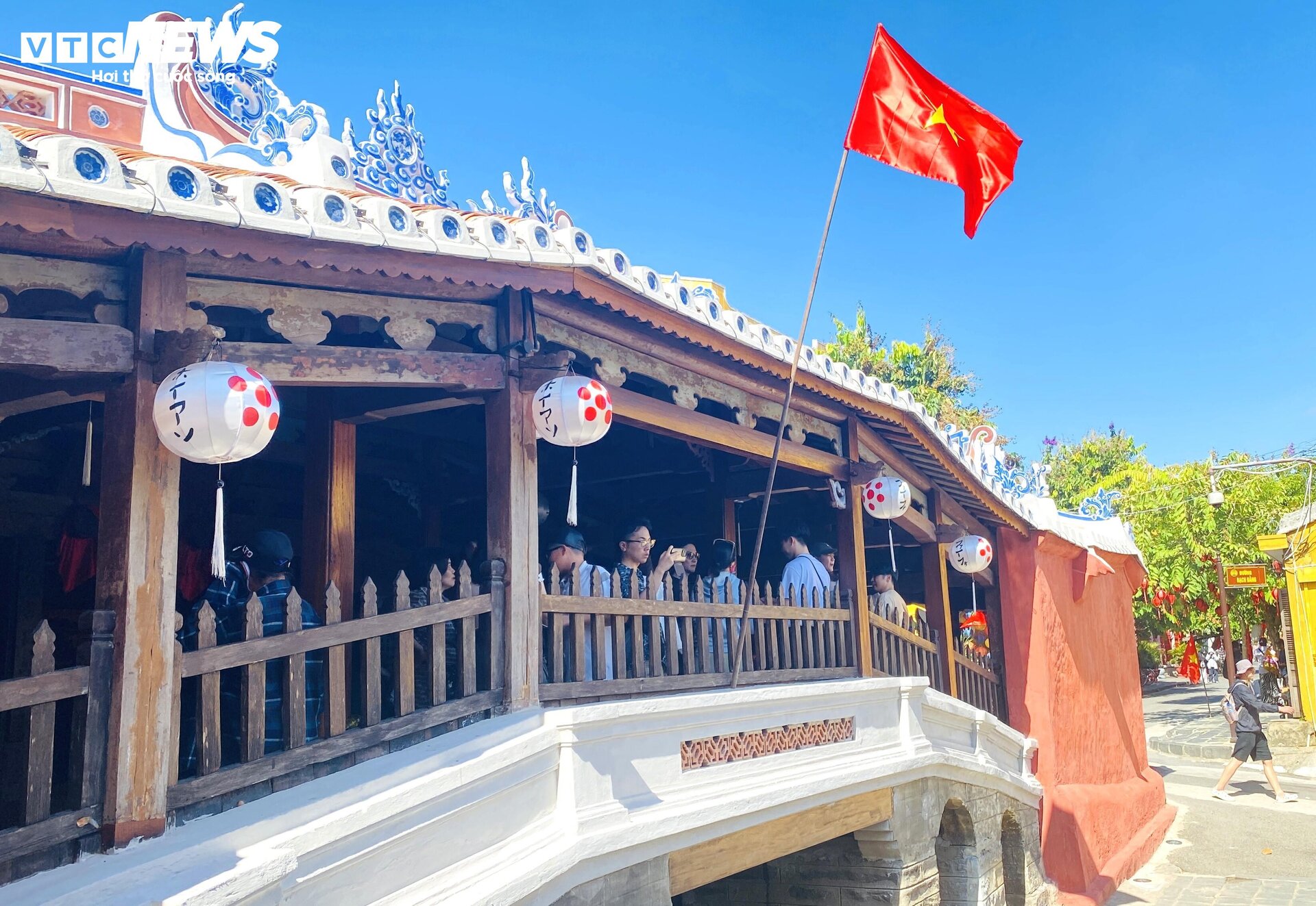 Phố cổ Hội An ken đặc du khách dịp lễ 2/9 - 5