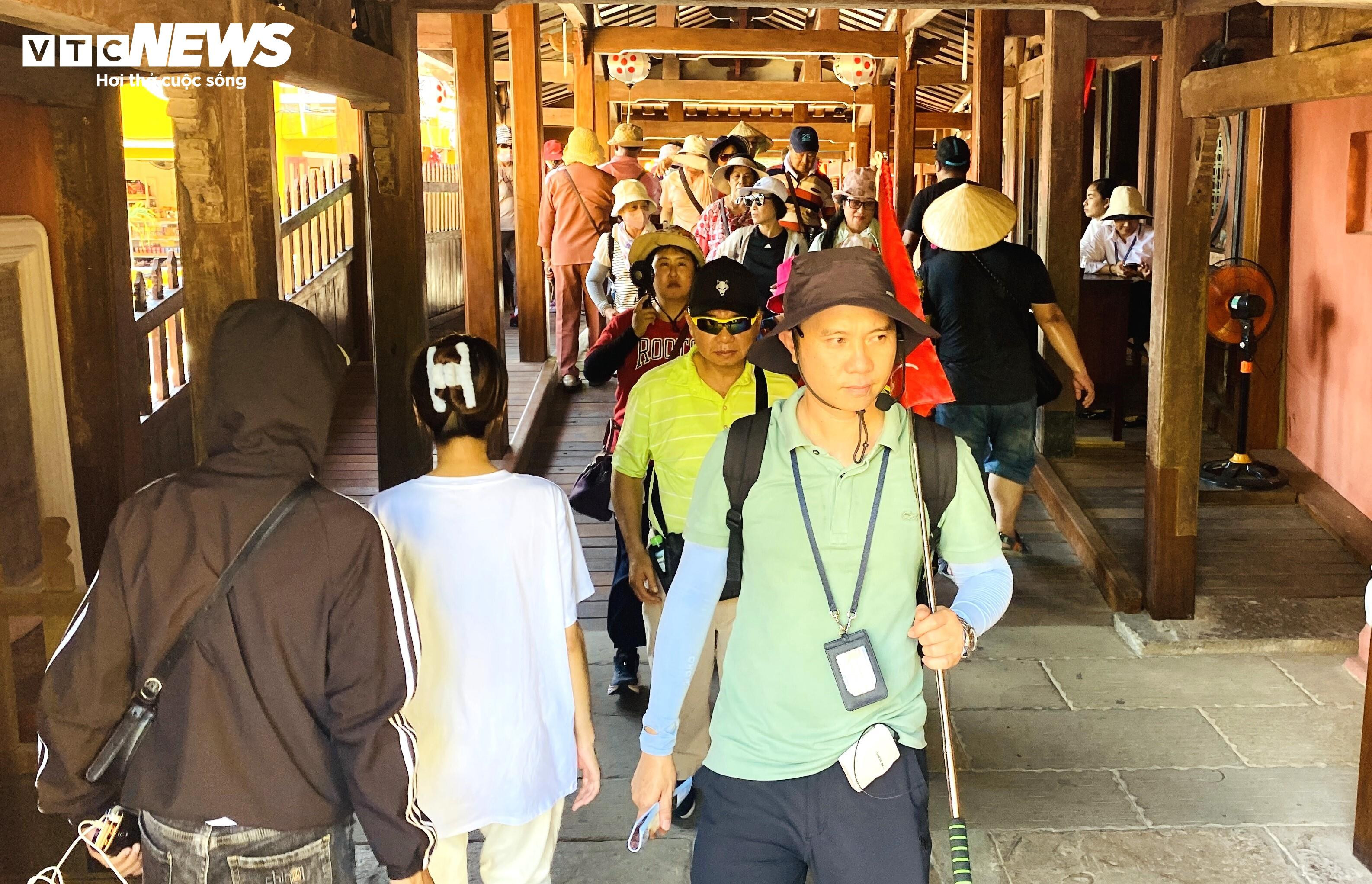 Phố cổ Hội An ken đặc du khách dịp lễ 2/9 - 6