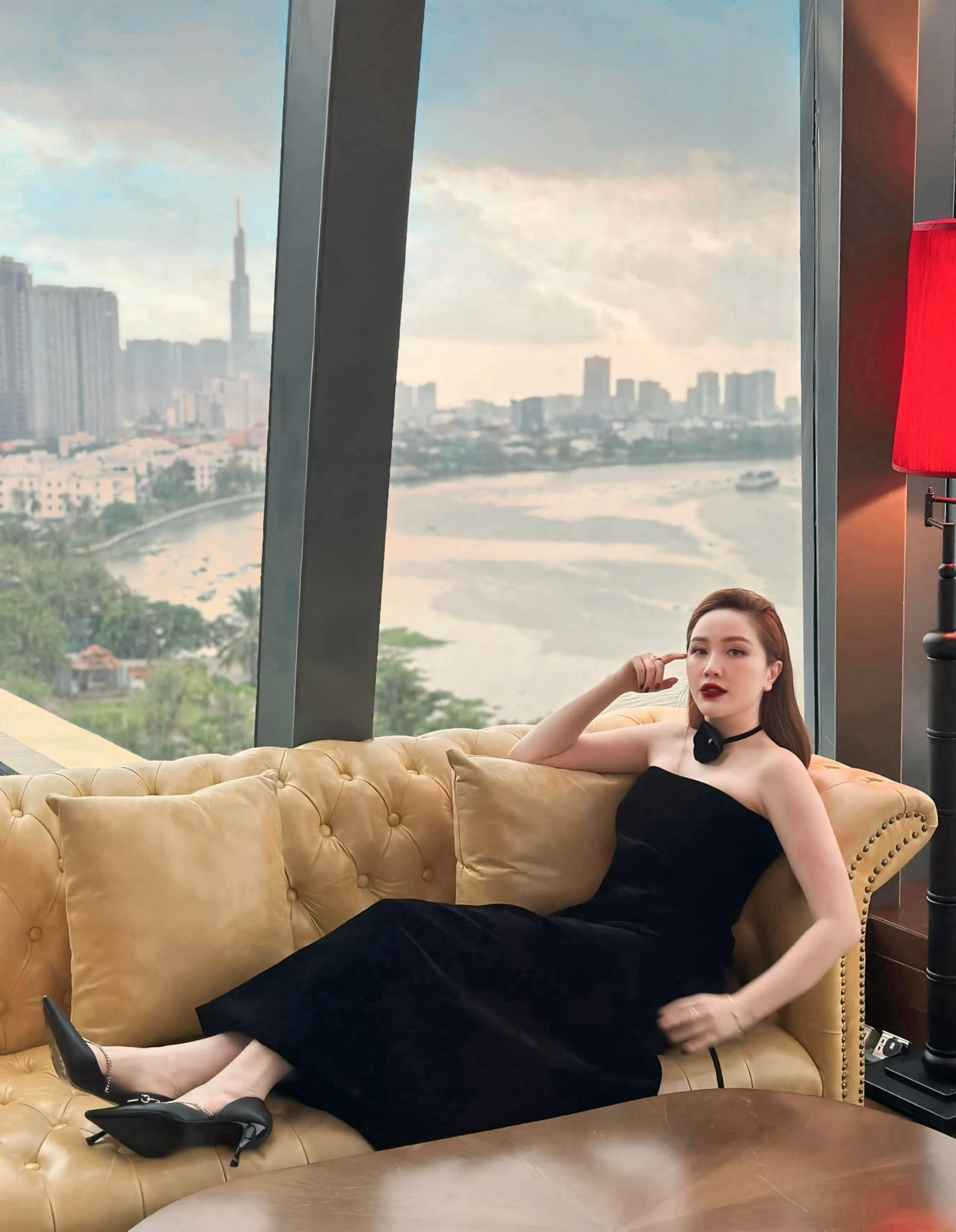 Sao Việt 3/9: Vợ chồng Trấn Thành hẹn hò, NSƯT Ngọc Quỳnh du lịch cùng bạn gái - 6