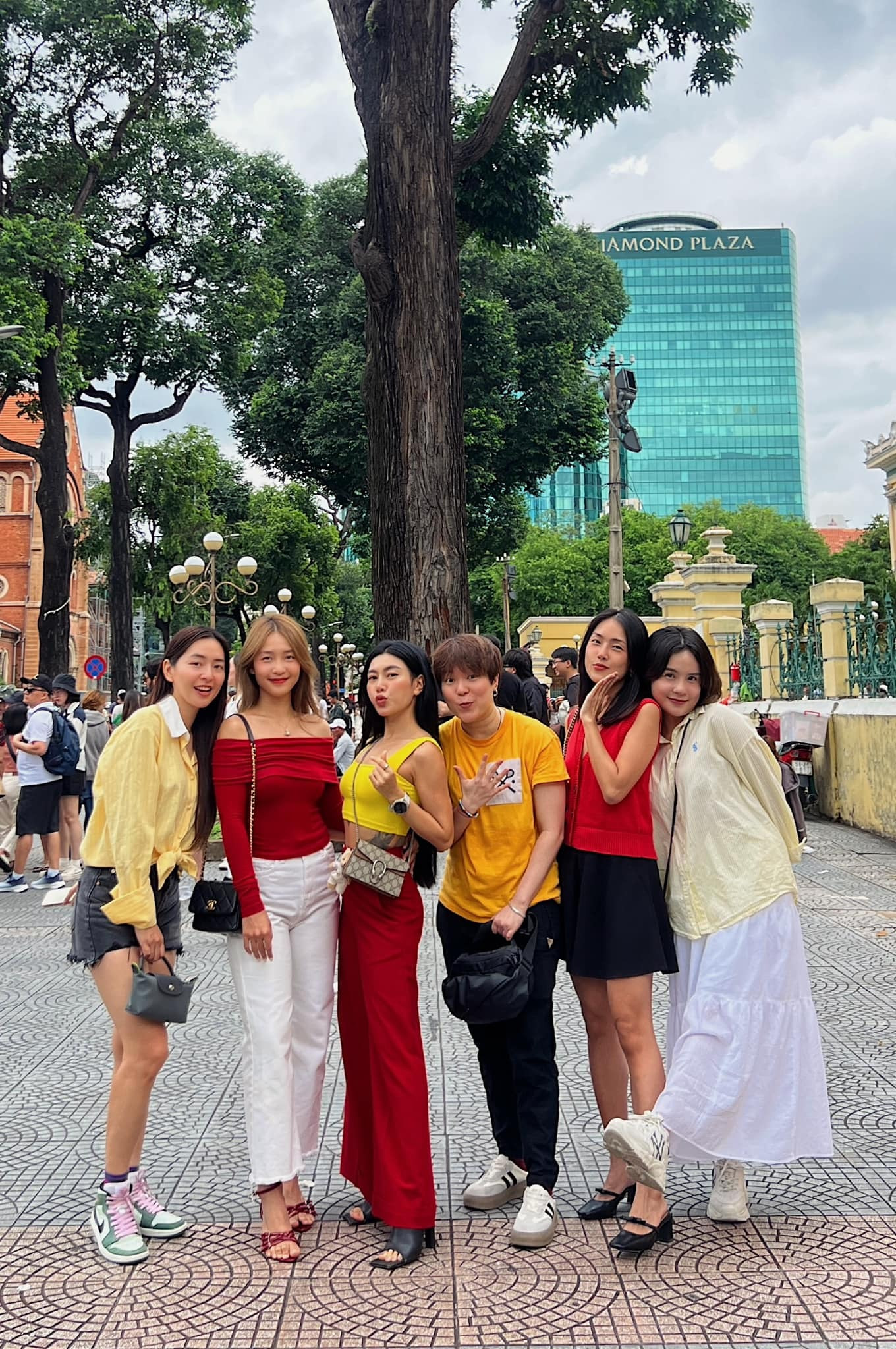 Sao Việt 3/9: Vợ chồng Trấn Thành hẹn hò, NSƯT Ngọc Quỳnh du lịch cùng bạn gái - 19