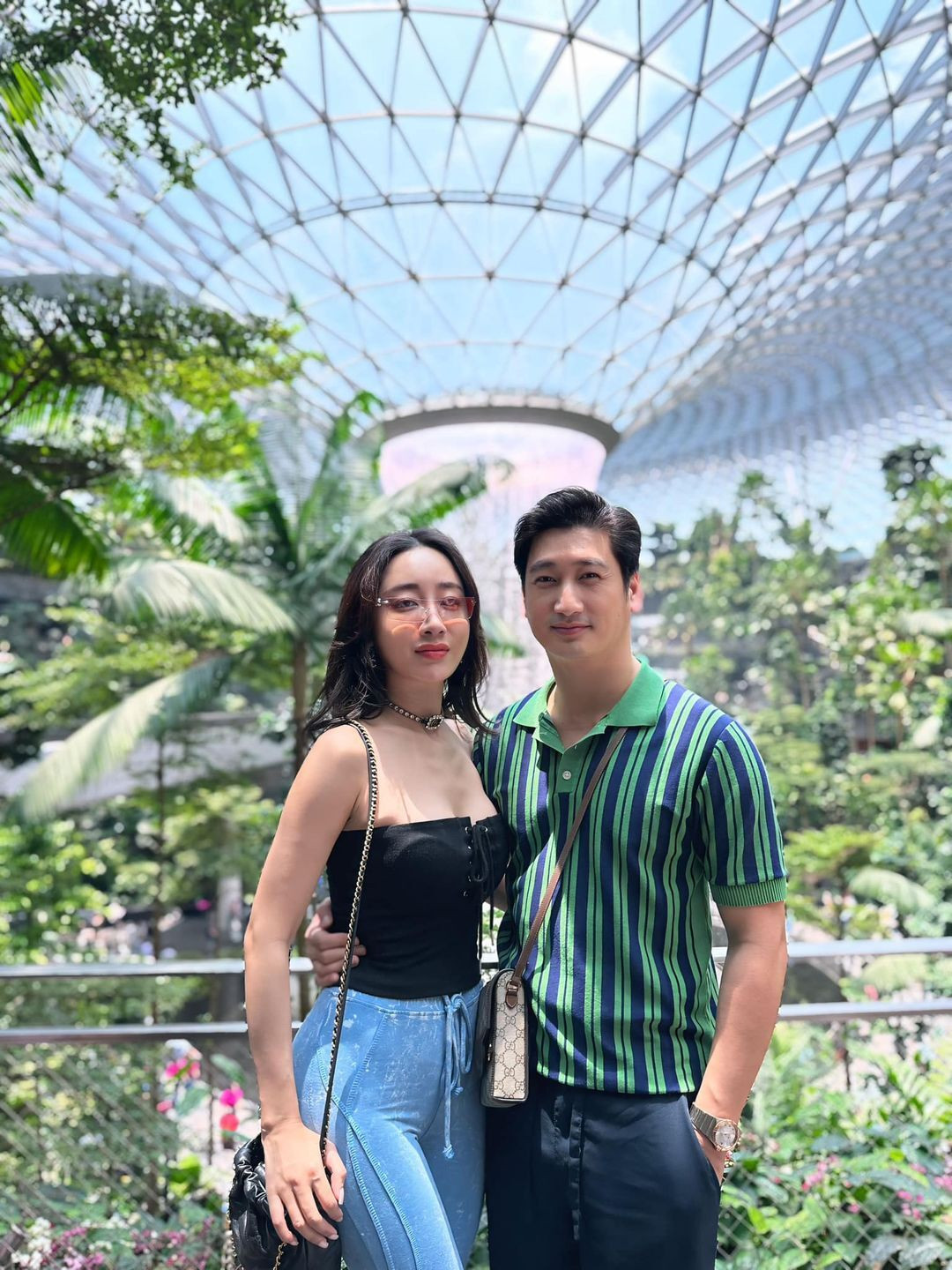 Sao Việt 3/9: Vợ chồng Trấn Thành hẹn hò, NSƯT Ngọc Quỳnh du lịch cùng bạn gái - 2