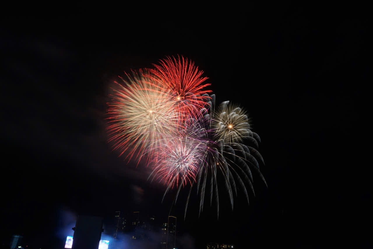 Pháo hoa rực rỡ trên bầu trời TP.HCM mừng ngày Quốc khánh 2/9 - 7