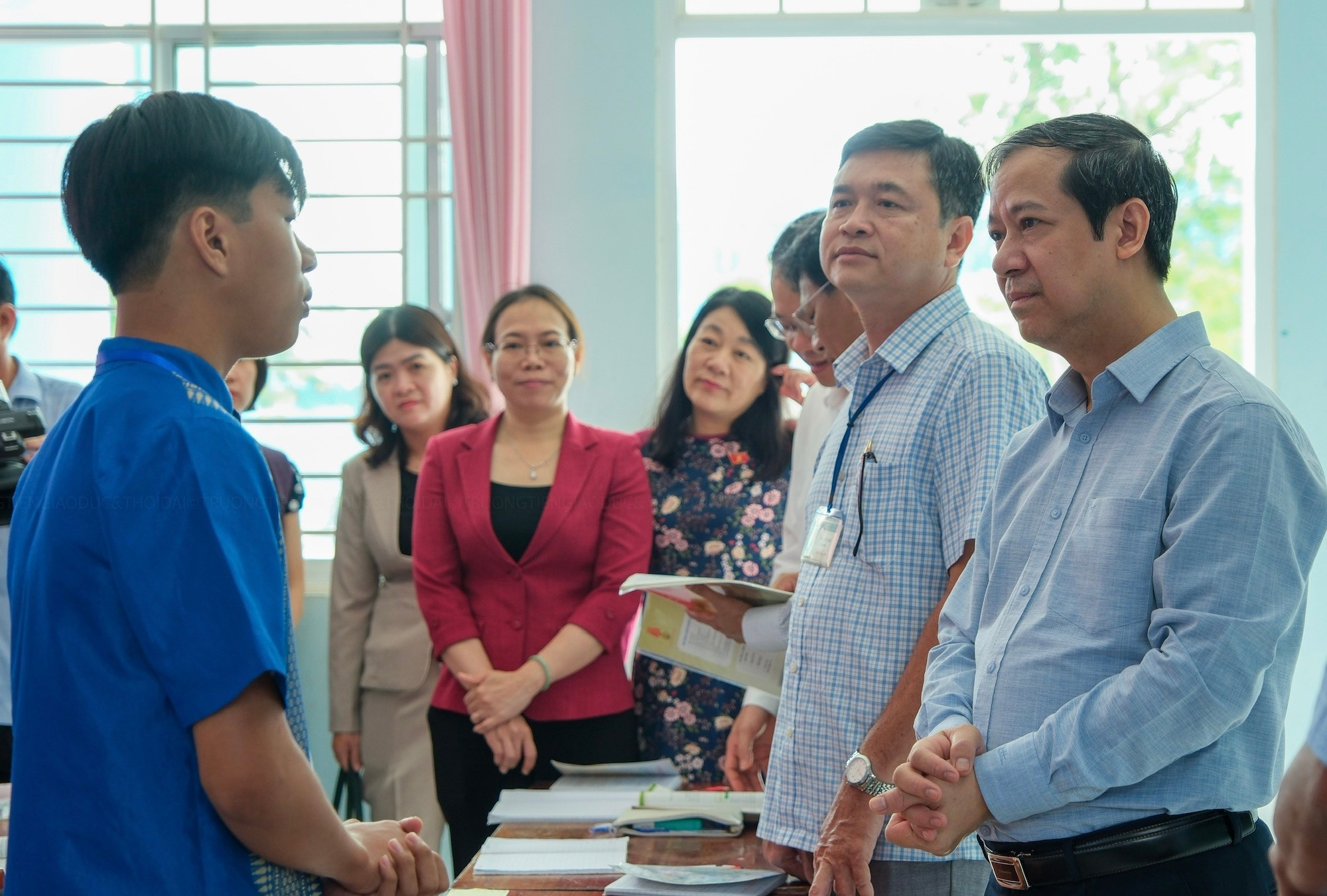 Bộ trưởng GD&ĐT: Năm học mới đổi mới thi cử, giải bài toán thiếu giáo viên - 3