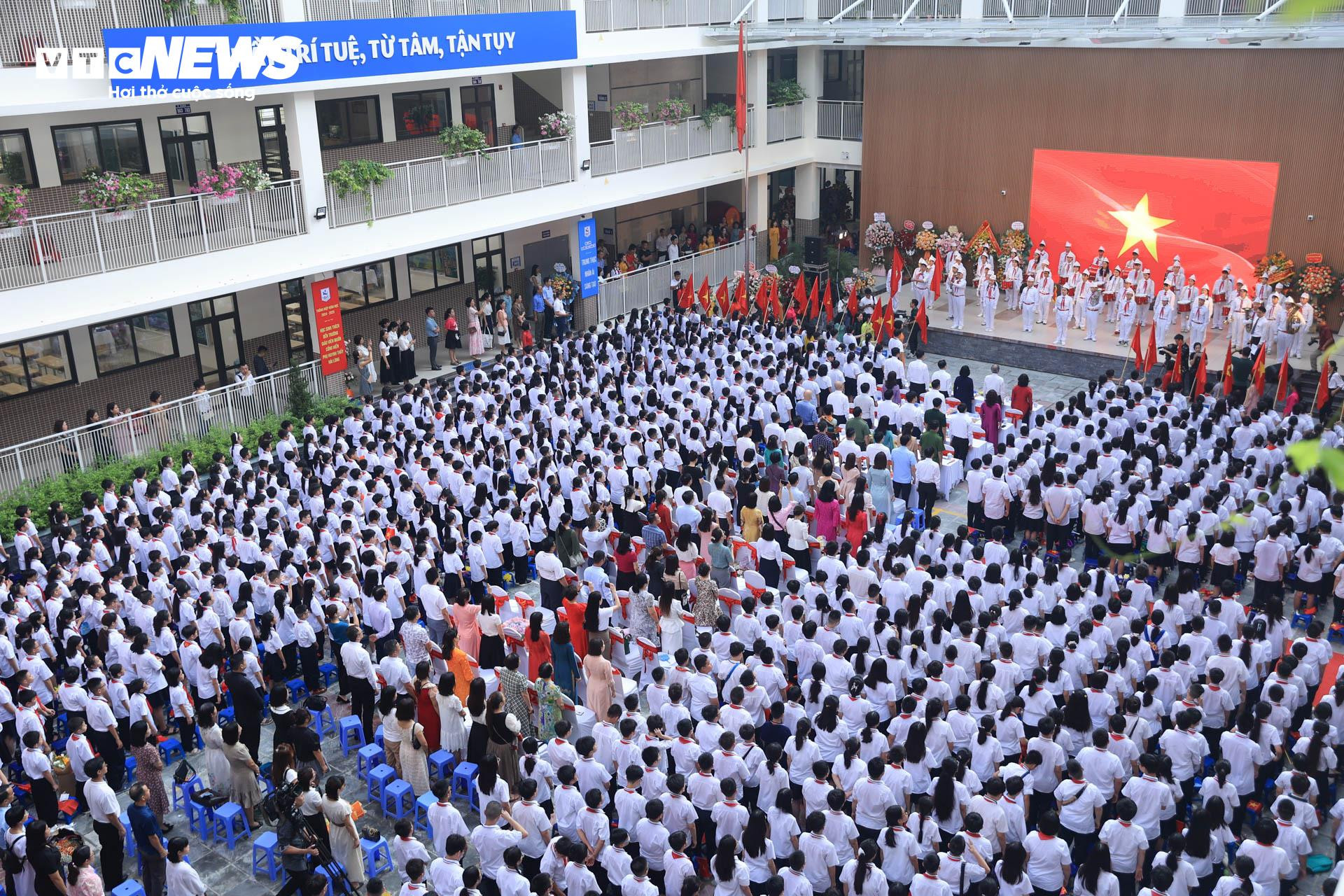 Hơn 23 triệu học sinh cả nước bước vào năm học mới 2024-2025 - 7