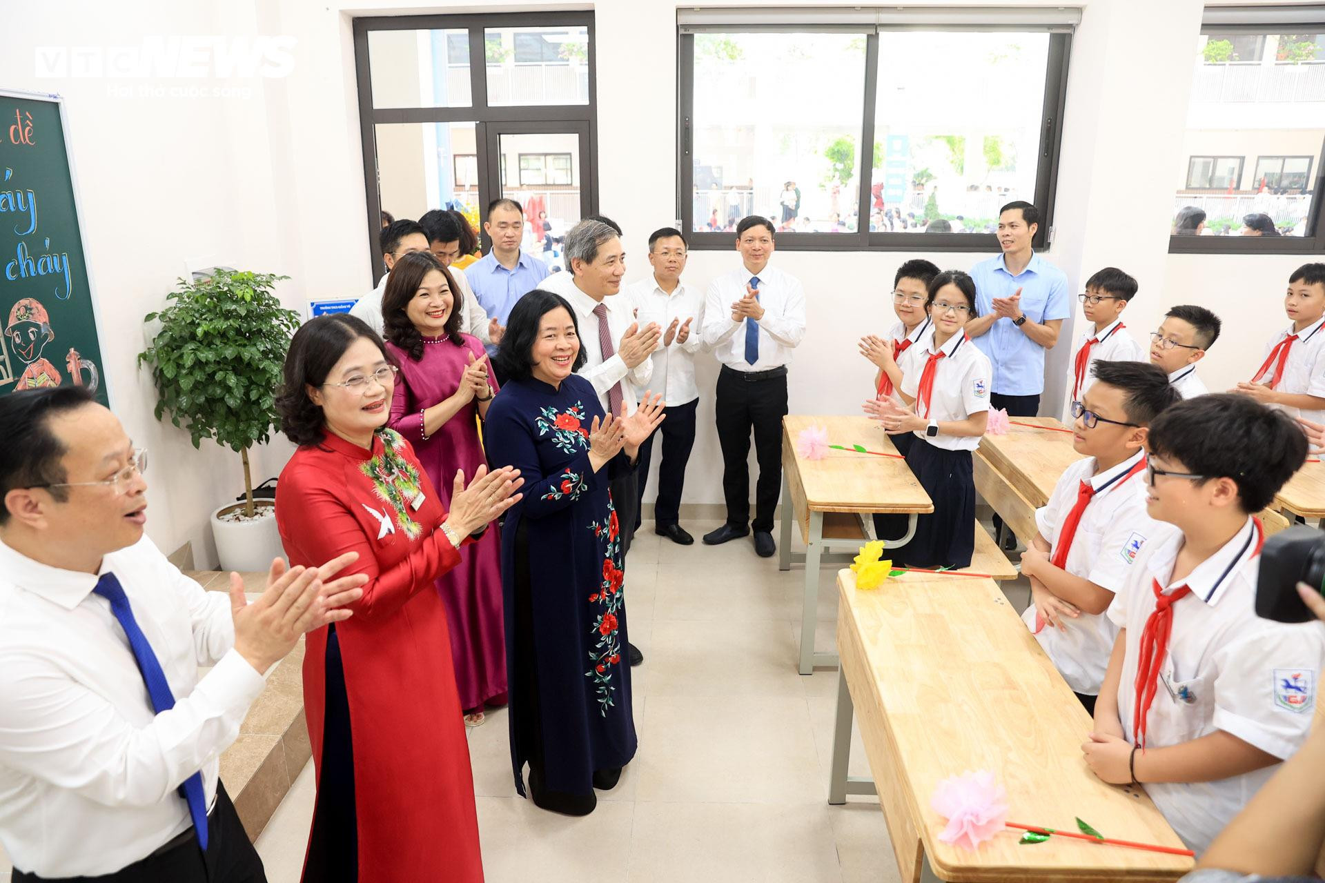 Hơn 23 triệu học sinh cả nước bước vào năm học mới 2024-2025 - 14