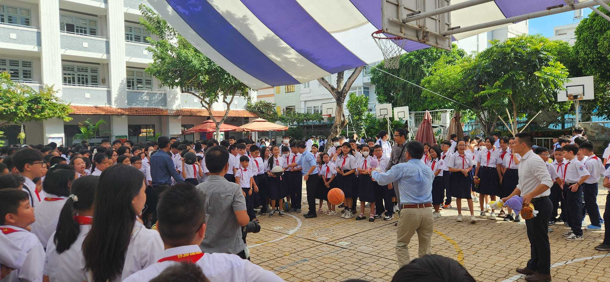 Hơn 23 triệu học sinh cả nước bước vào năm học mới 2024-2025 - 55