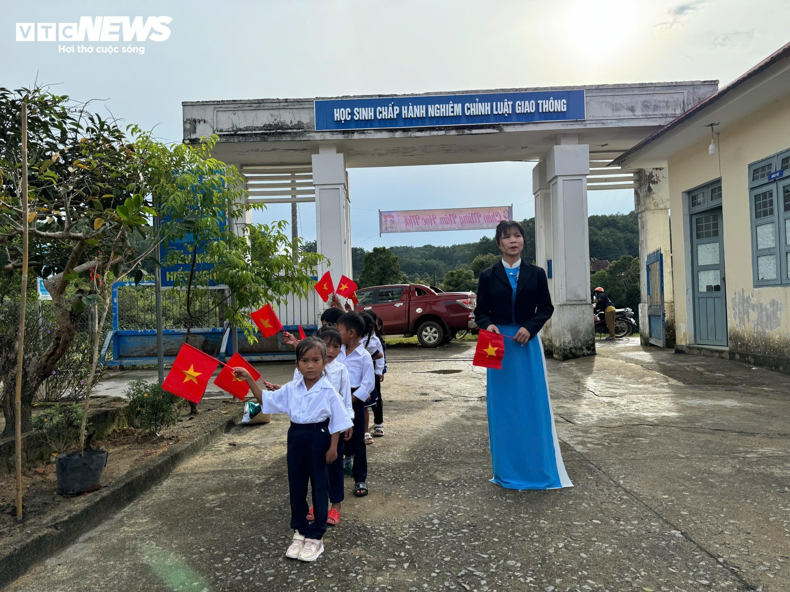 Hơn 23 triệu học sinh cả nước bước vào năm học mới 2024-2025 - 73