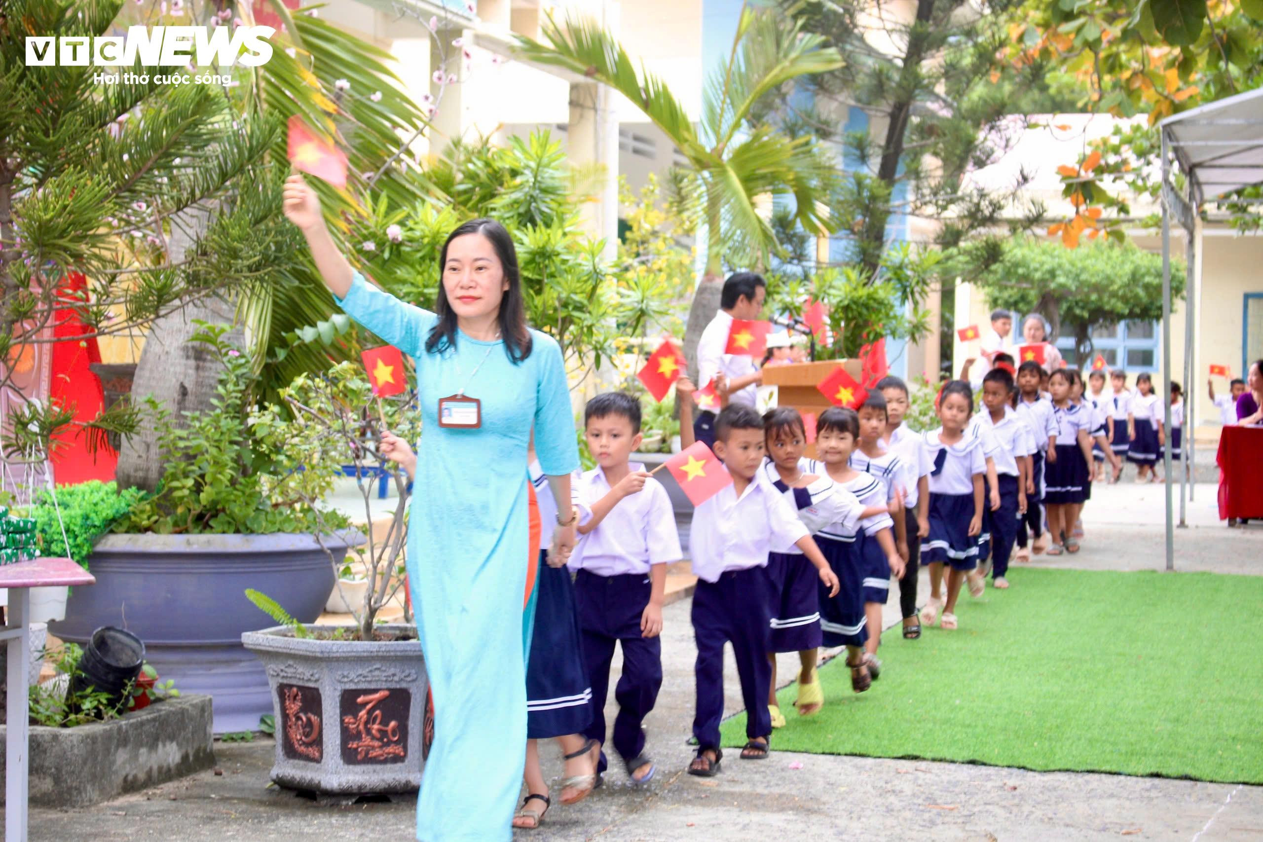 Hơn 23 triệu học sinh cả nước bước vào năm học mới 2024-2025 - 80