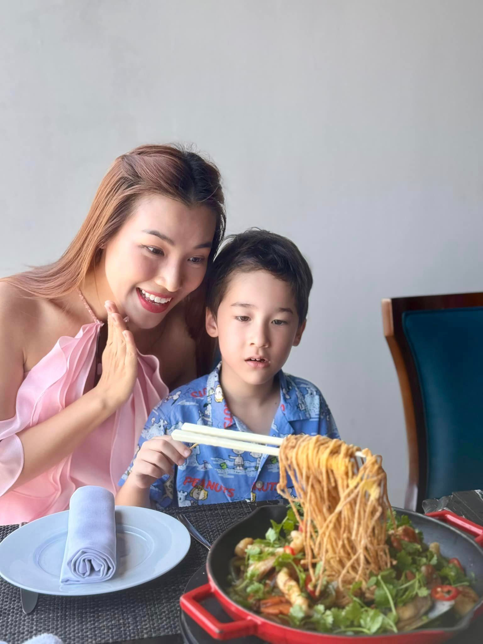 Sao Việt 7/9: Mai Phương Thúy than thở tuổi già, Trang Pháp phủ nhận tin hẹn hò - 10